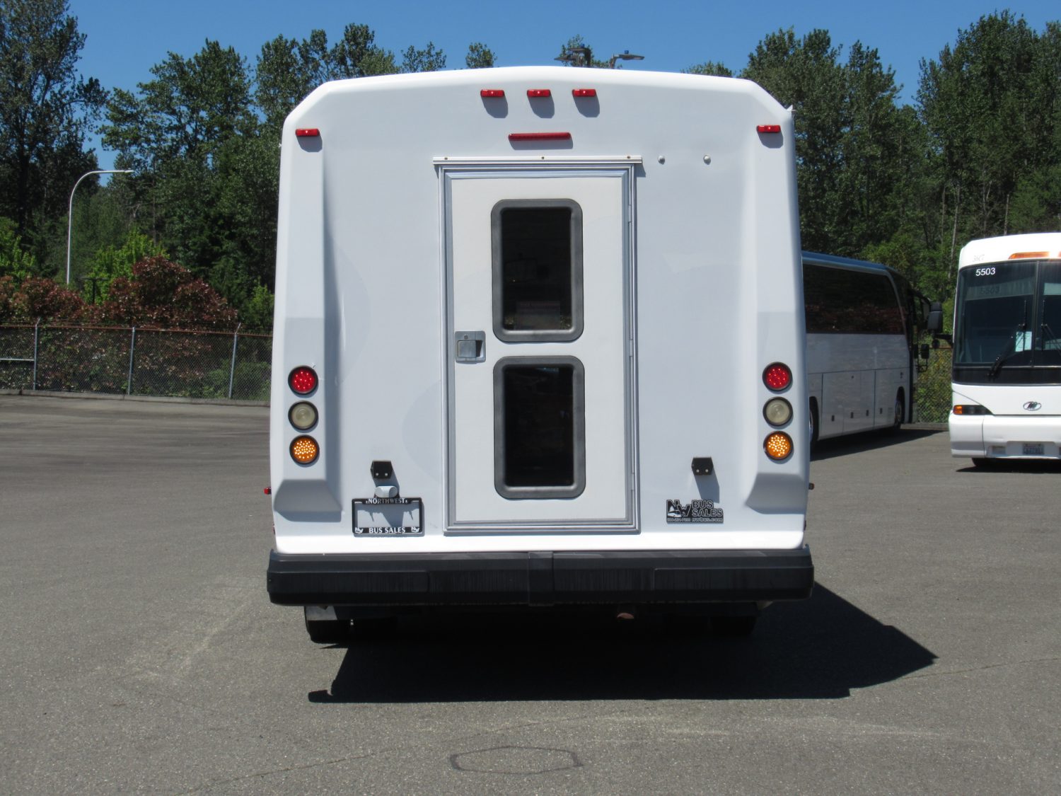 2006 Ford Eldorado Aerotech 14 Passenger ADA Shuttle - S10189 - Image 11