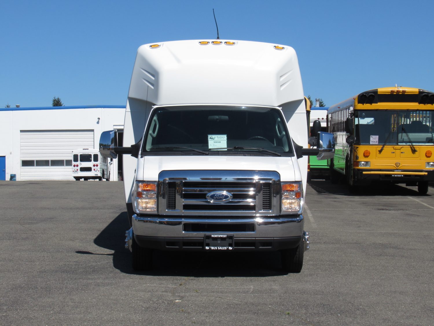 2016 Ford Ameritrans 24 Passenger + Rear Luggage - S06548 - Image 12