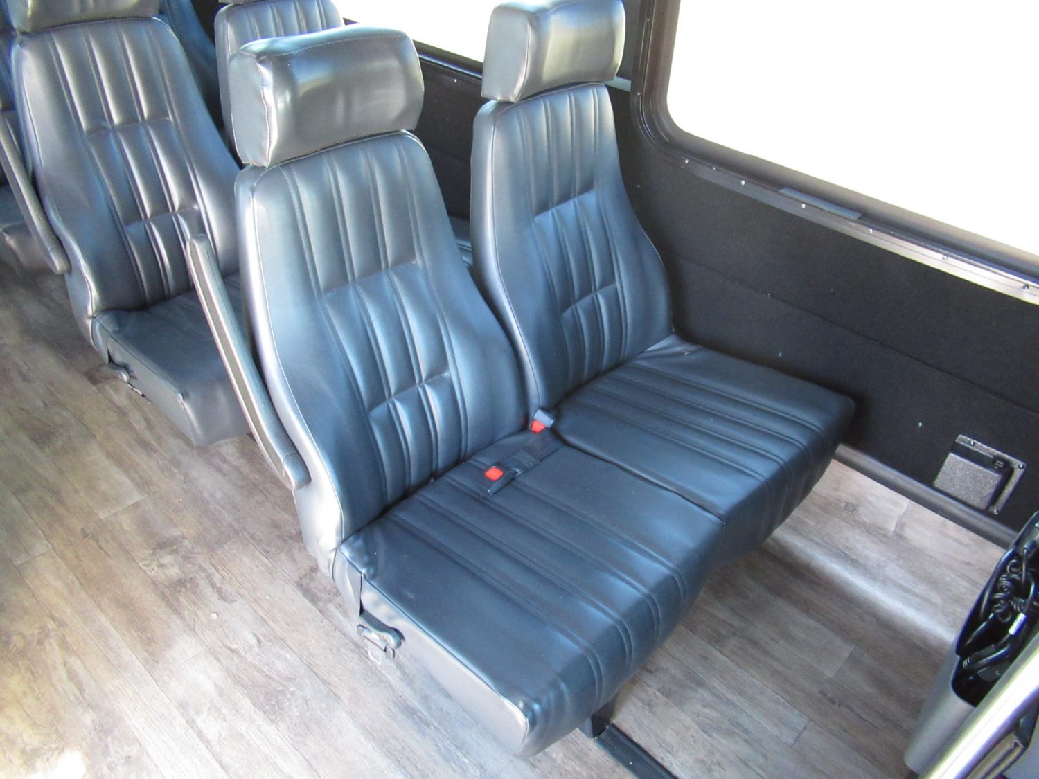 2016 Ford Ameritrans 24 Passenger + Rear Luggage - S06548 - Image 8