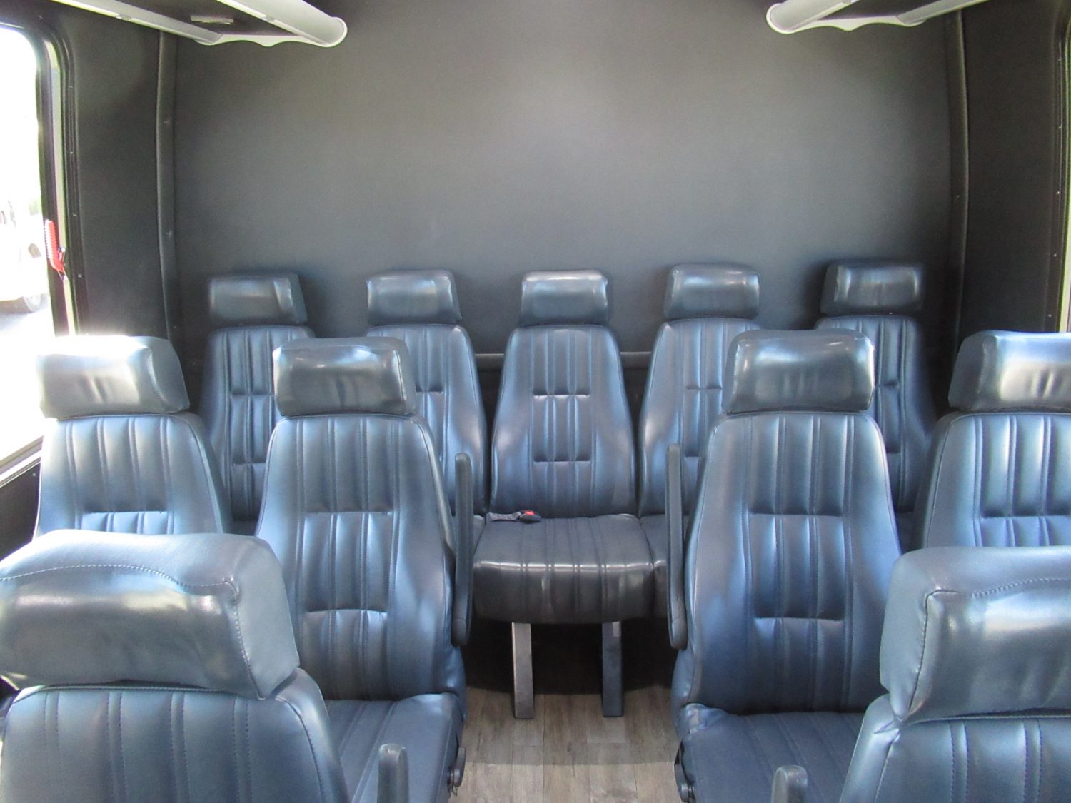 2016 Ford Ameritrans 24 Passenger + Rear Luggage - S06548 - Image 7