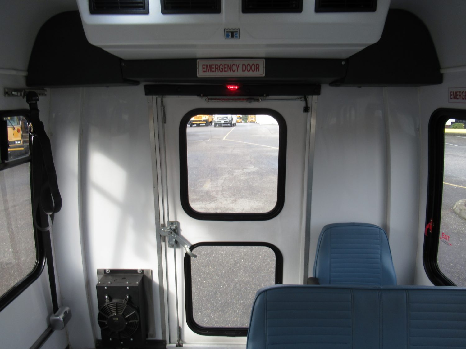 2014 Ford Startrans 4 + 2 ADA Shuttle Bus - S23940 - Image 7