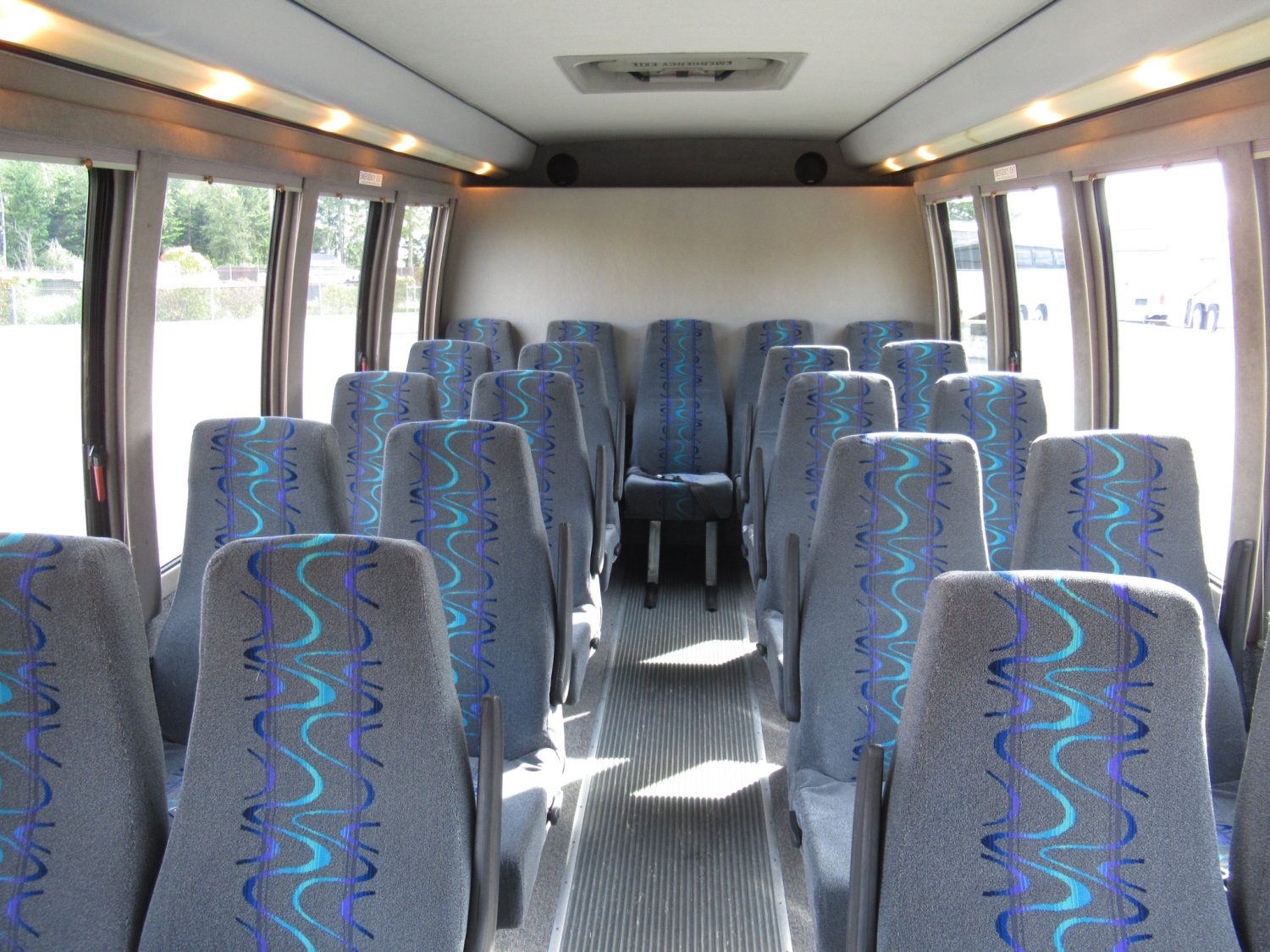 2004 Ford Krystal KK28 24 Passenger + Rear Luggage - S56639 - Image 6