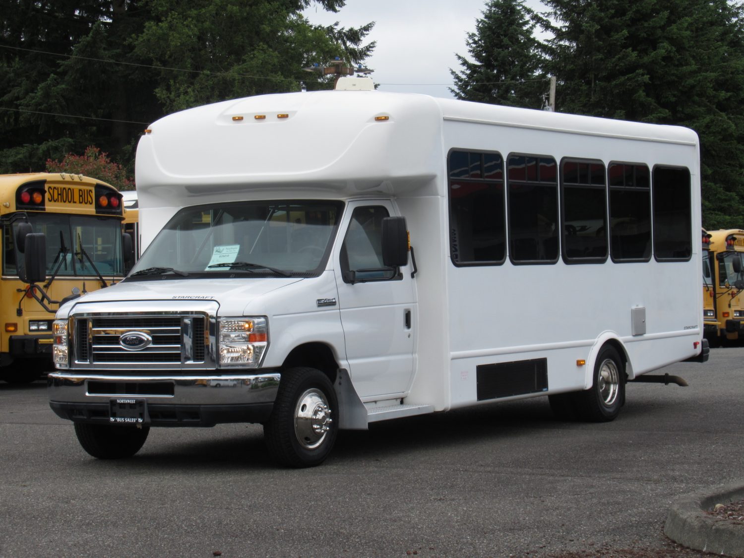 2013 Ford Starcraft Allstar 20 Passenger ADA Shuttle Bus - S29010 - Image 2