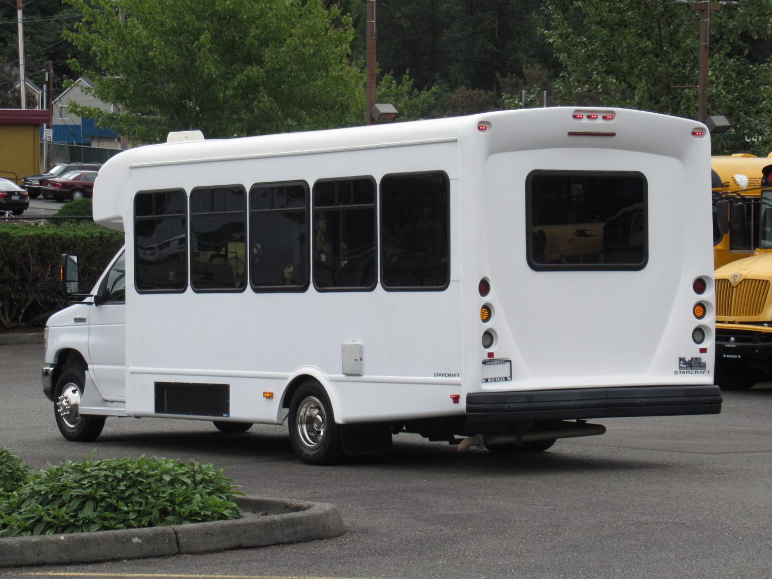 2013 Ford Starcraft Allstar 20 Passenger ADA Shuttle Bus - S29010 - Image 4