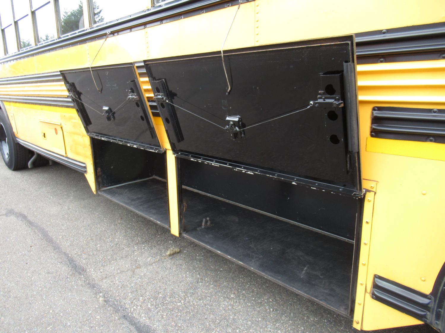 2003 Blue Bird All American 84 Passenger School Bus - B11045 - Image 11