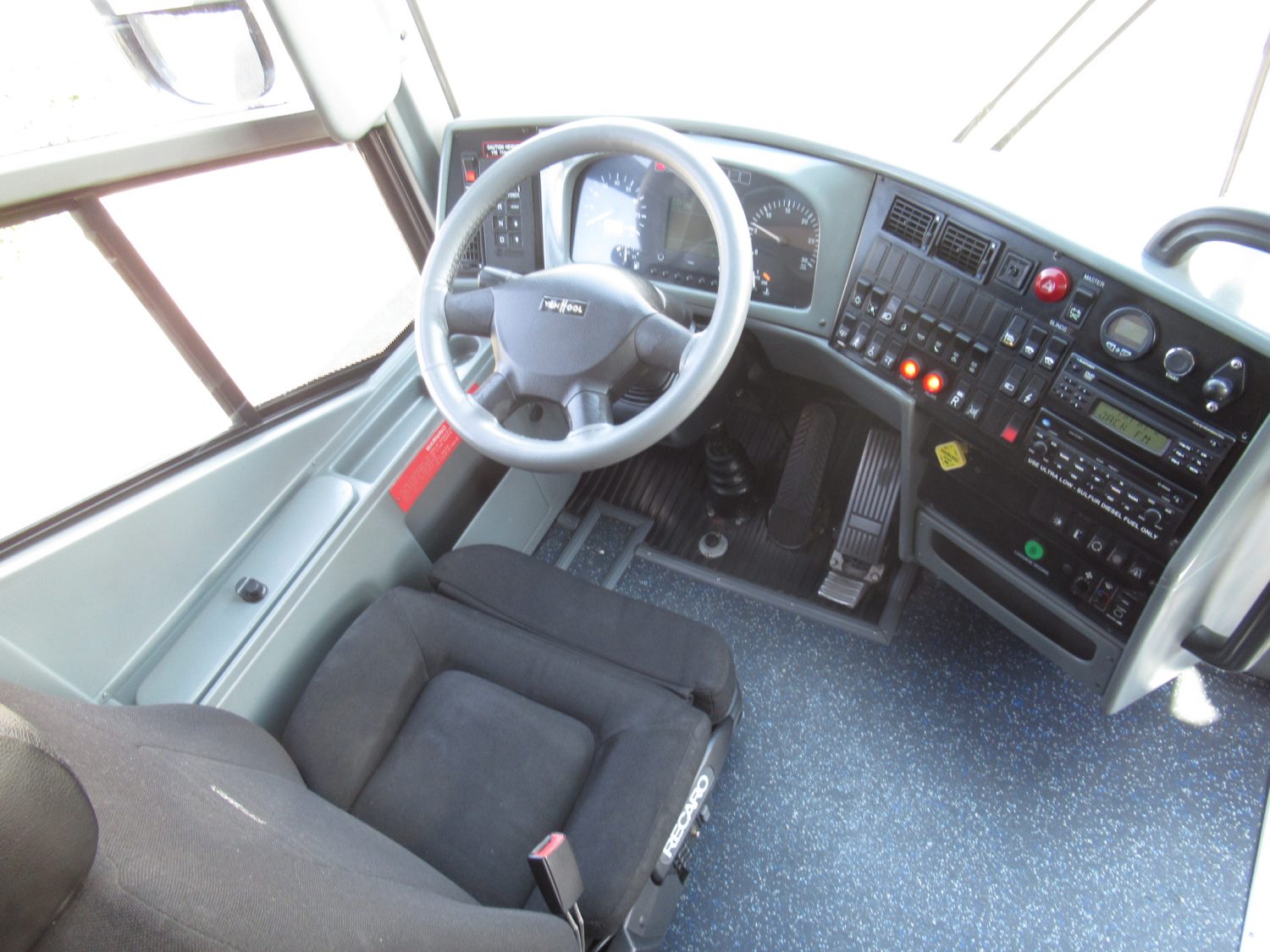 2011 Vanhool T2145 58 Passenger Motorcoach - C44711 - Image 5