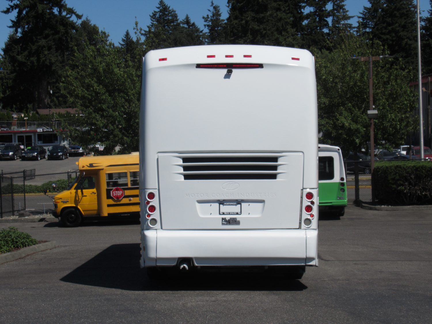 2007 MCI J4500 56 Passenger Motorcoach - C63922 - Image 11