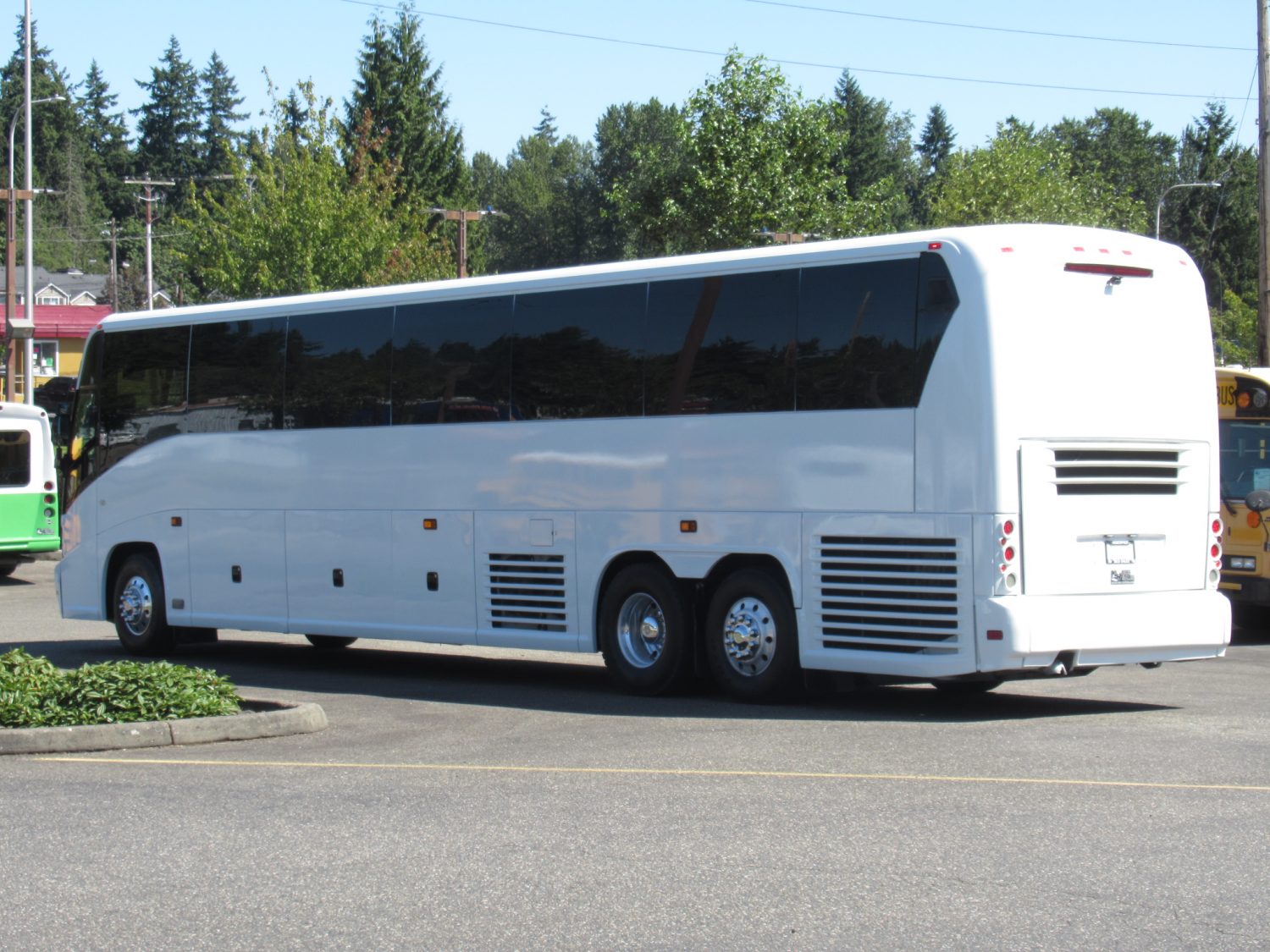 2007 MCI J4500 56 Passenger Motorcoach - C63922 - Image 4