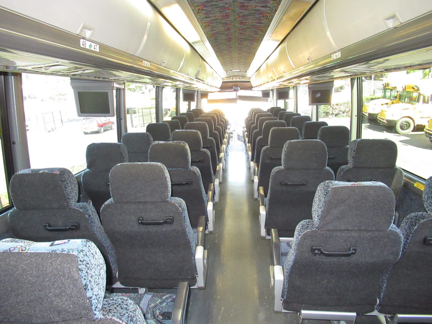 2004 MCI E4500 56 Passenger Motorcoach - C62461 - Image 8