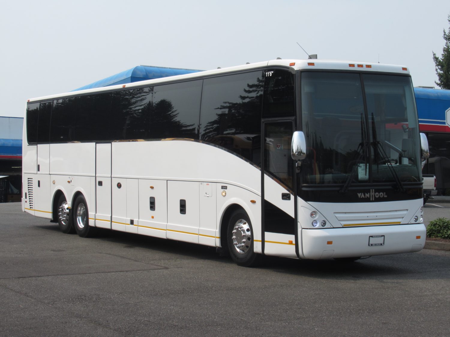 2011 Vanhool T2145 58 Passenger Motorcoach - C44711