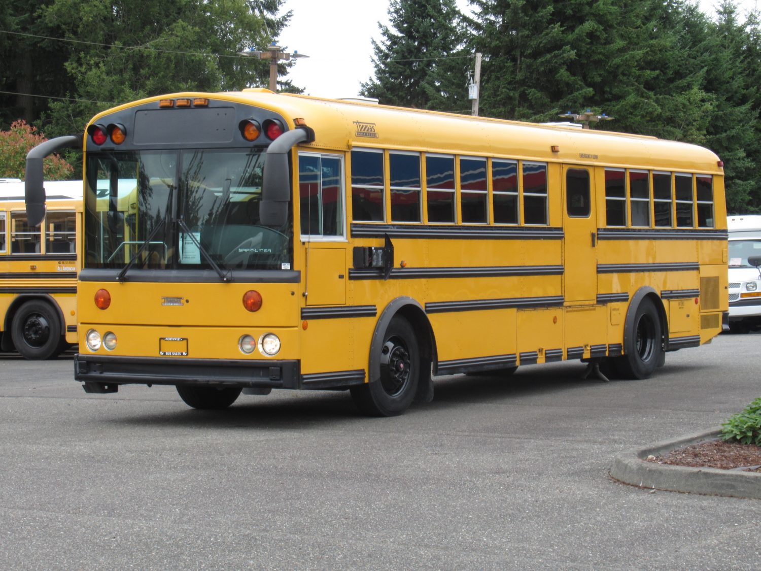 2002 Thomas HDX 75 Passenger School Bus - B16505 - Image 2