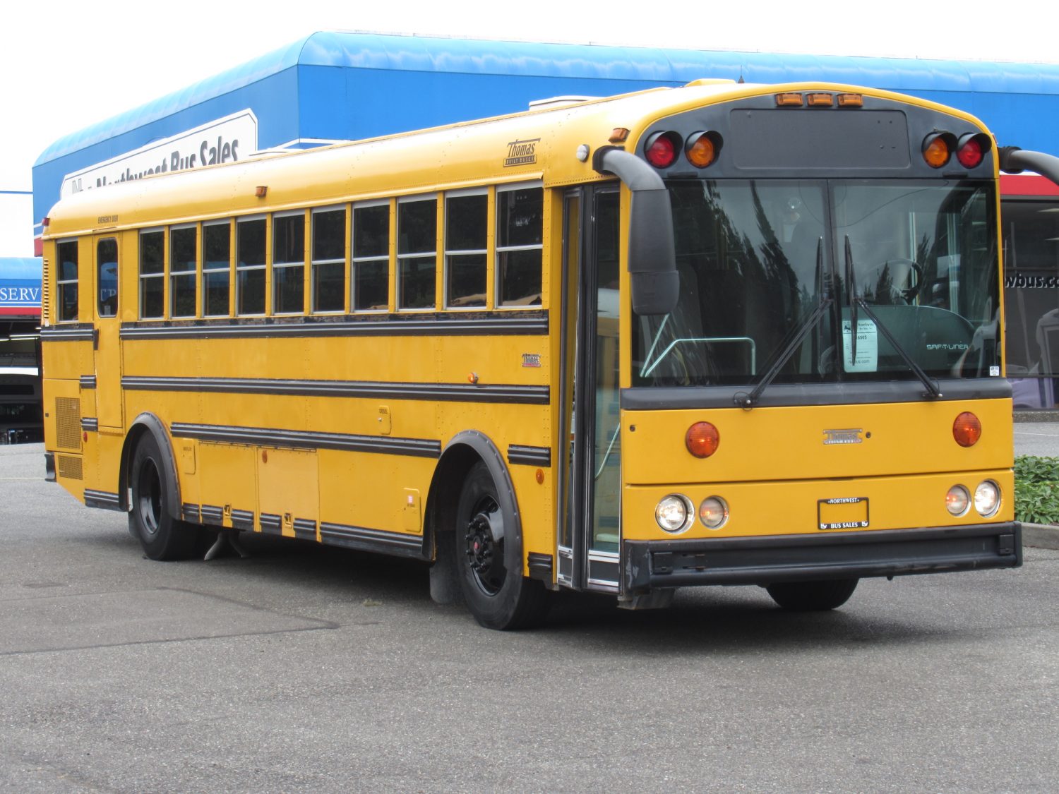 2002 Thomas HDX 75 Passenger School Bus - B16505