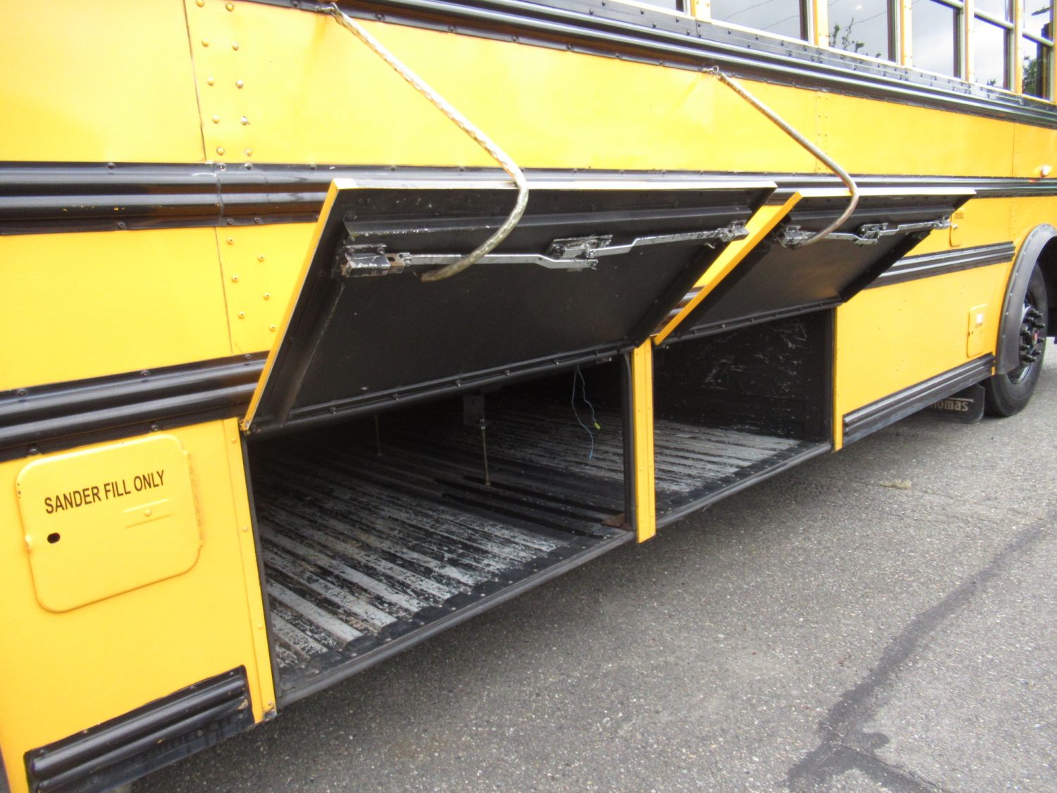 2002 Thomas HDX 75 Passenger School Bus - B16505 - Image 10