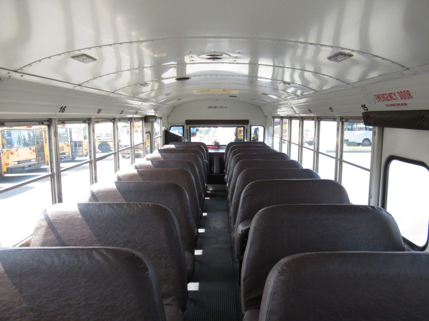 2001 Blue Bird All American 84 Passenger School Bus - B00845 - Image 6