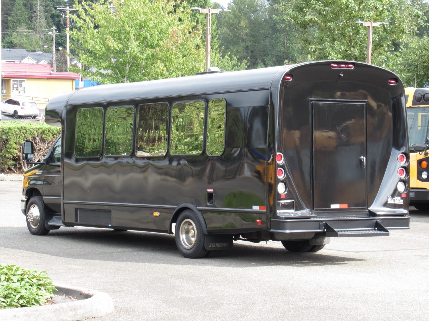 2014 Ford Starcraft MVP 24 Passenger Executive Shuttle Bus - S91926 - Image 4