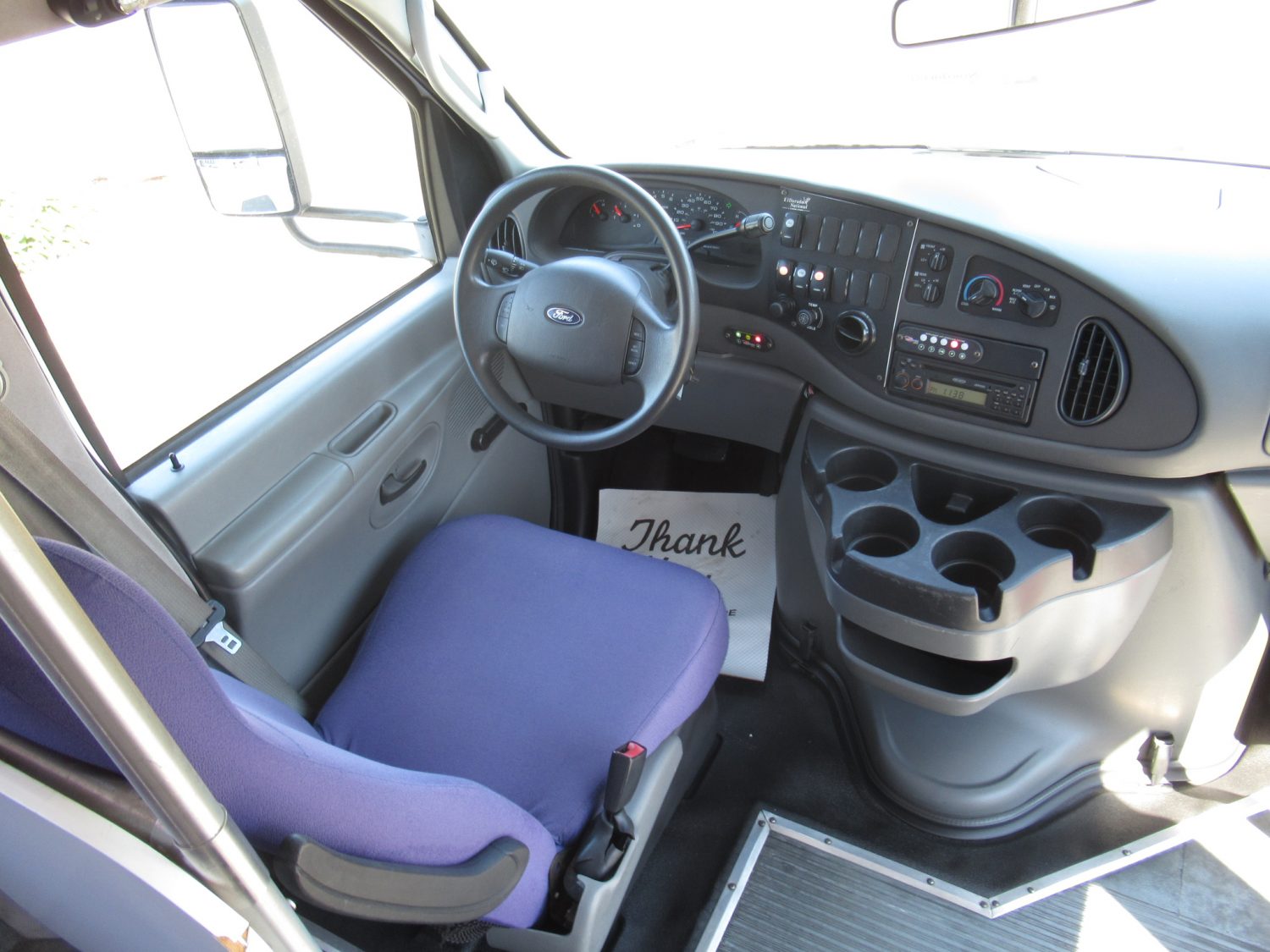 2008 Ford Eldorado Aerotech 16 Passenger + 2 Wheelchair Shuttle Bus - S56579 - Image 5