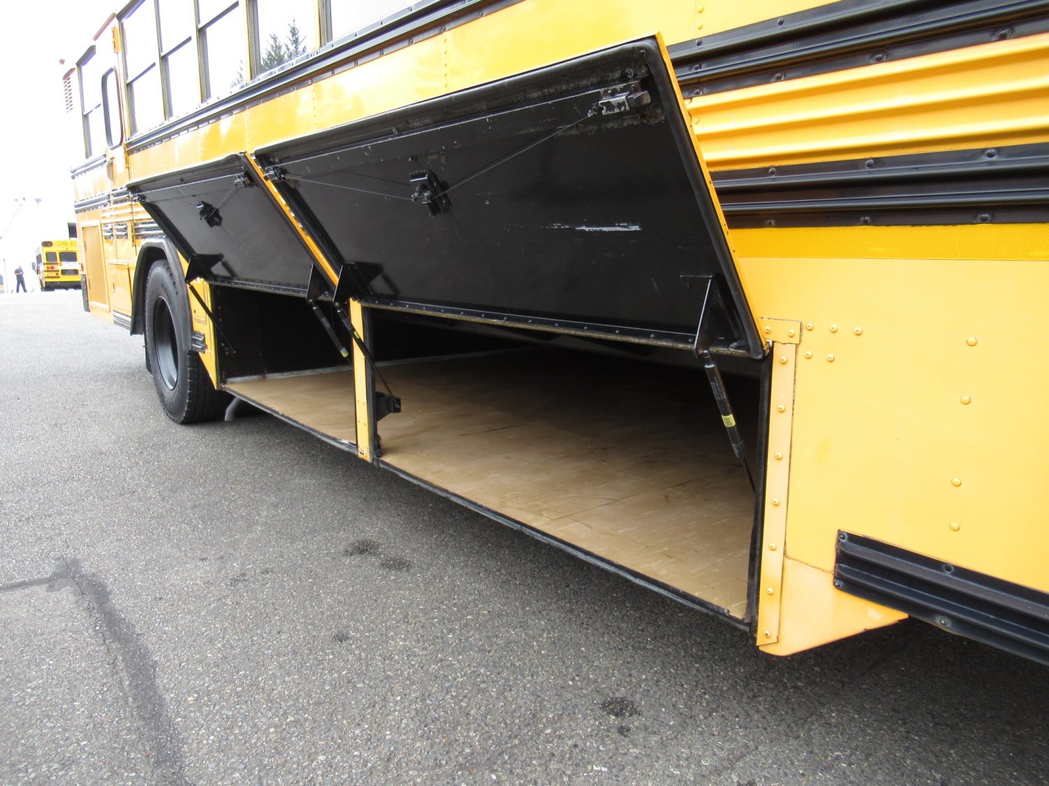 2000 Blue Bird All American 78 Passenger School Bus - B87864 - Image 10