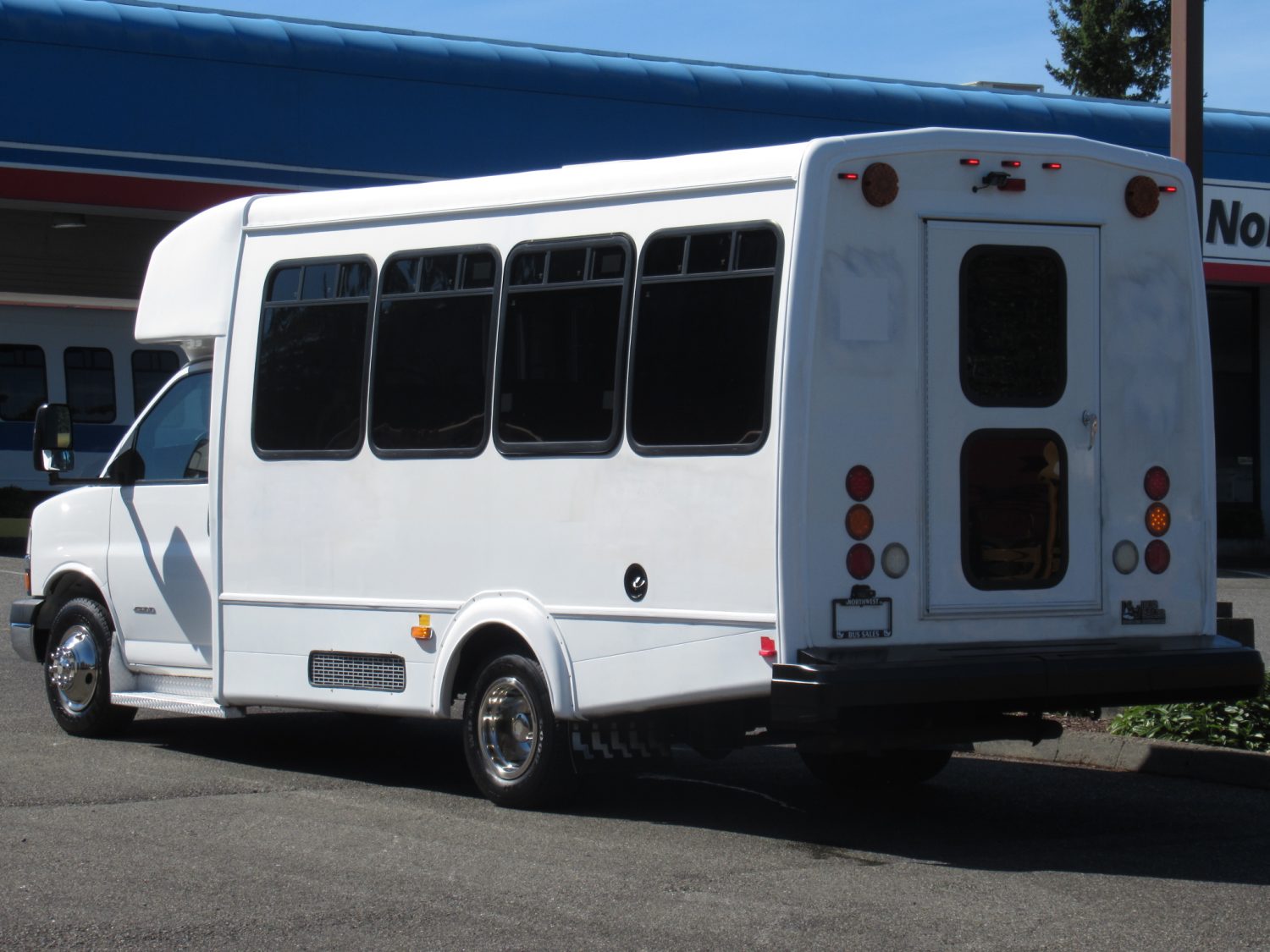 2012 Chevrolet Goshen GC II 13 ADA Shuttle Bus - S99665 - Image 4