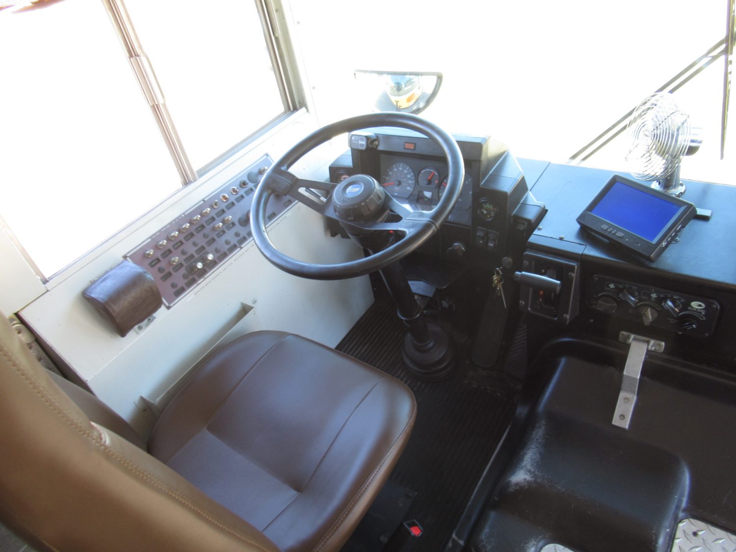 1999 Blue Bird TC-1000 42 Passenger School Bus - B89314 - Image 5