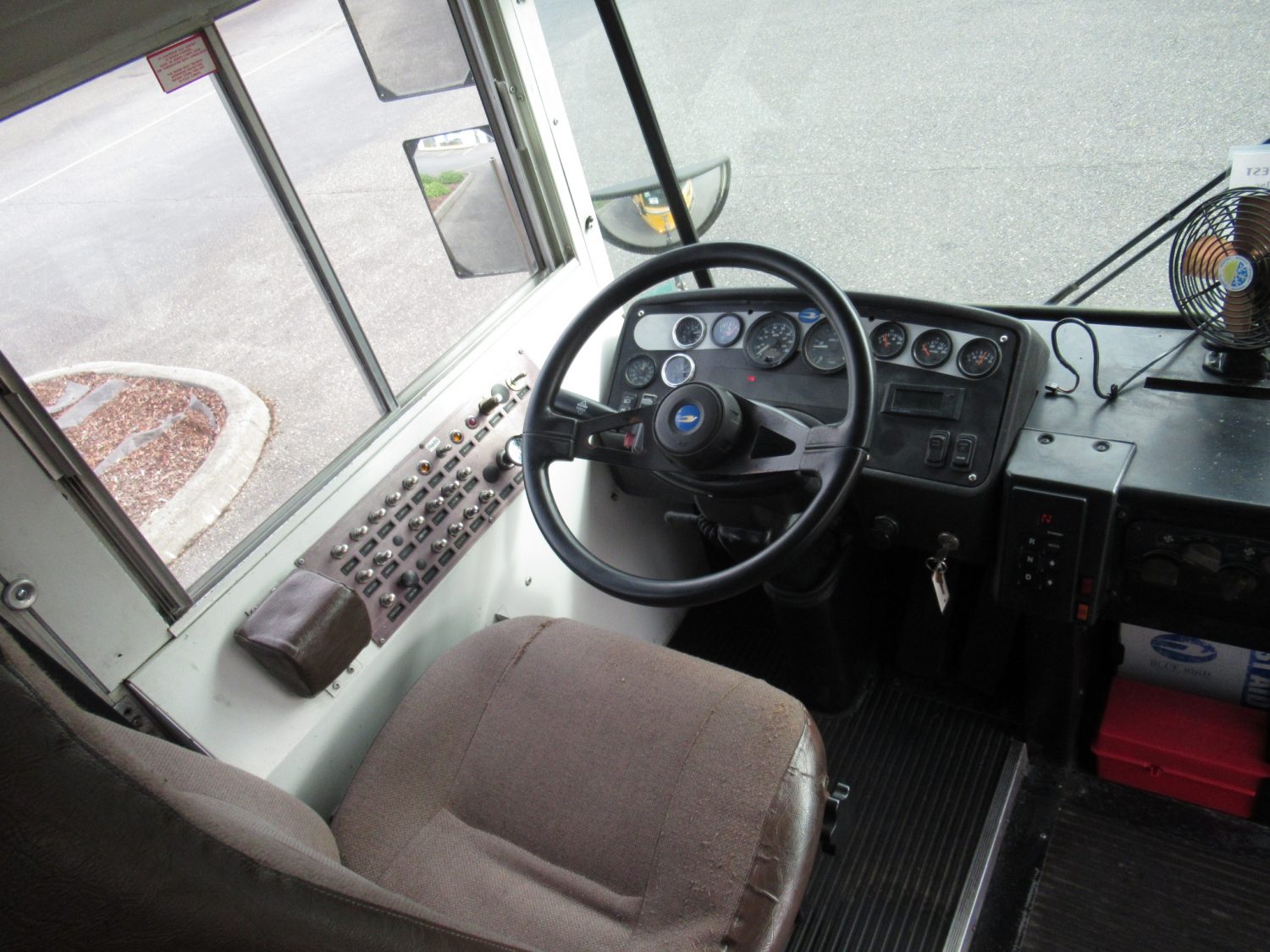 2001 Blue Bird All American 84 Passenger School Bus - B00841 - Image 5