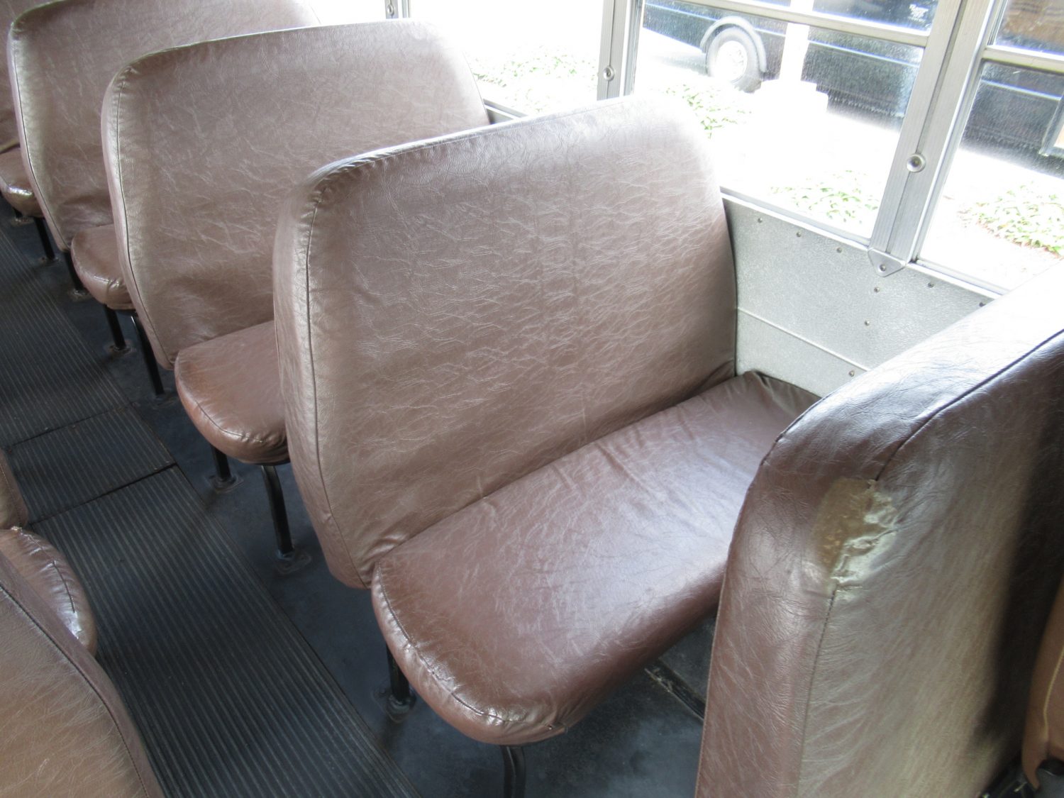 2001 Blue Bird All American 84 Passenger School Bus - B00841 - Image 9