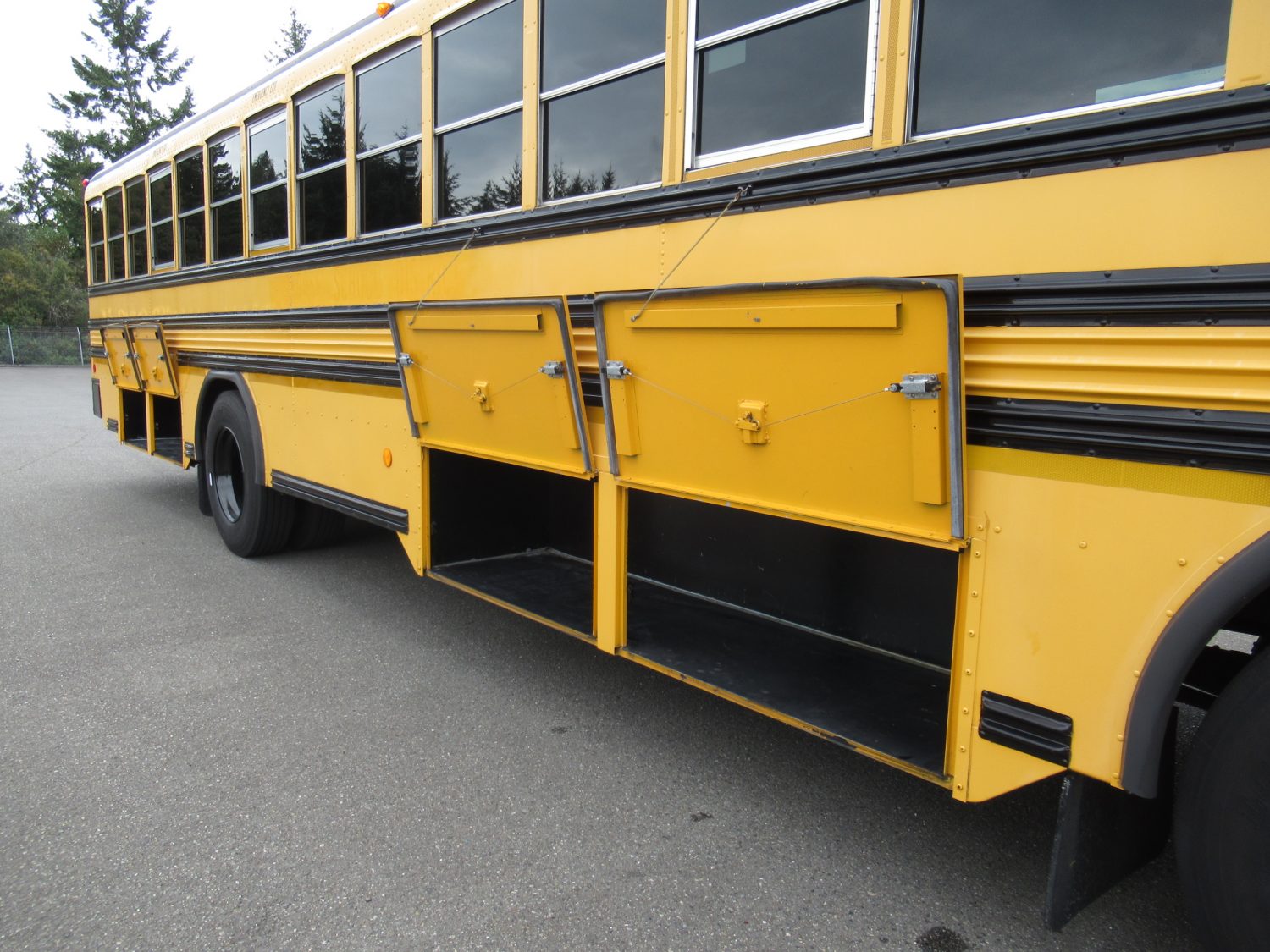 2009 Bluebird All American 84 Passenger School Bus - B60648 - Image 10