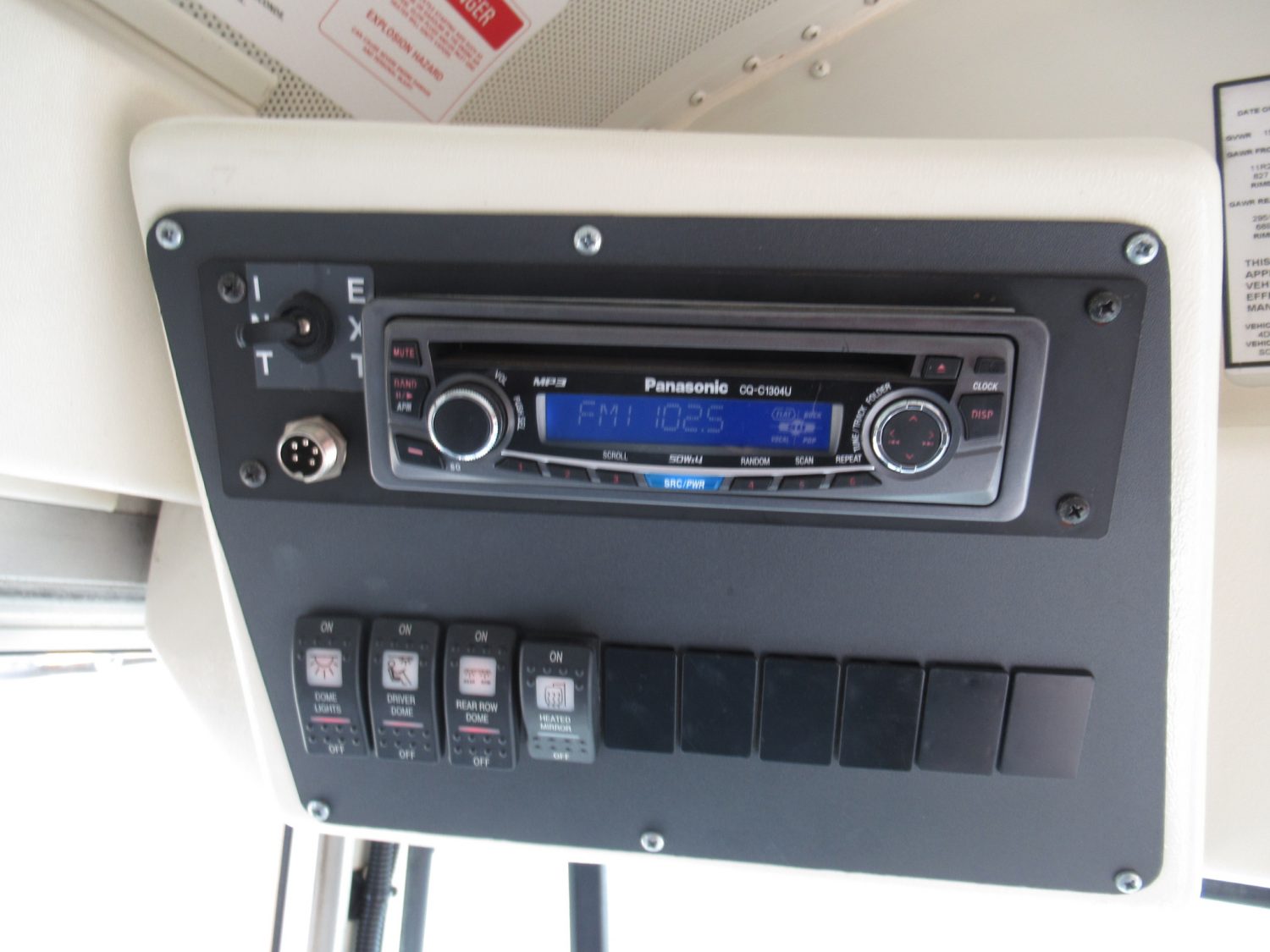 2009 International RE-300 78 Passenger School Bus - B47232 - Image 10