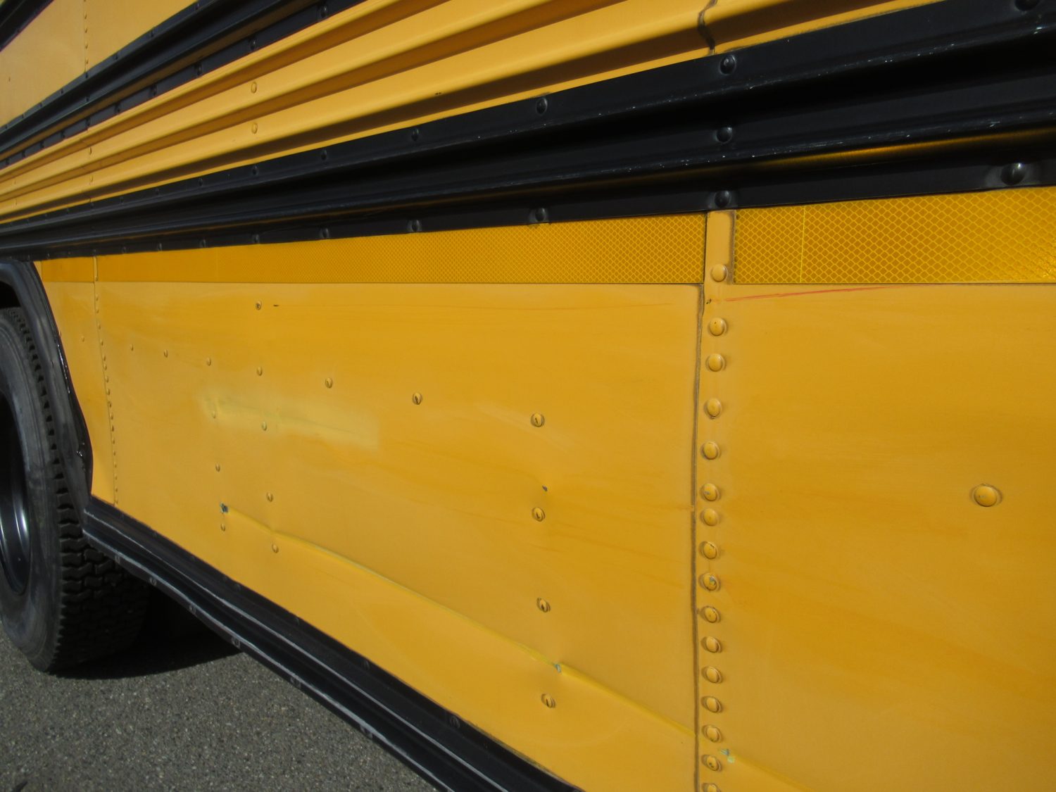2001 Blue Bird All American 84 Passenger School Bus - B00845 - Image 10
