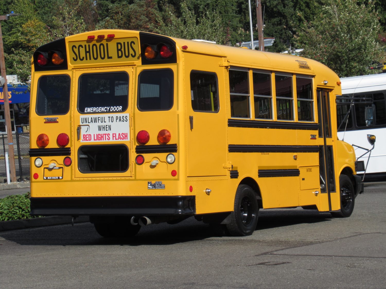 2009 Chevrolet Thomas 14 + 1 ADA Type-A School Bus - B11482 - Image 3