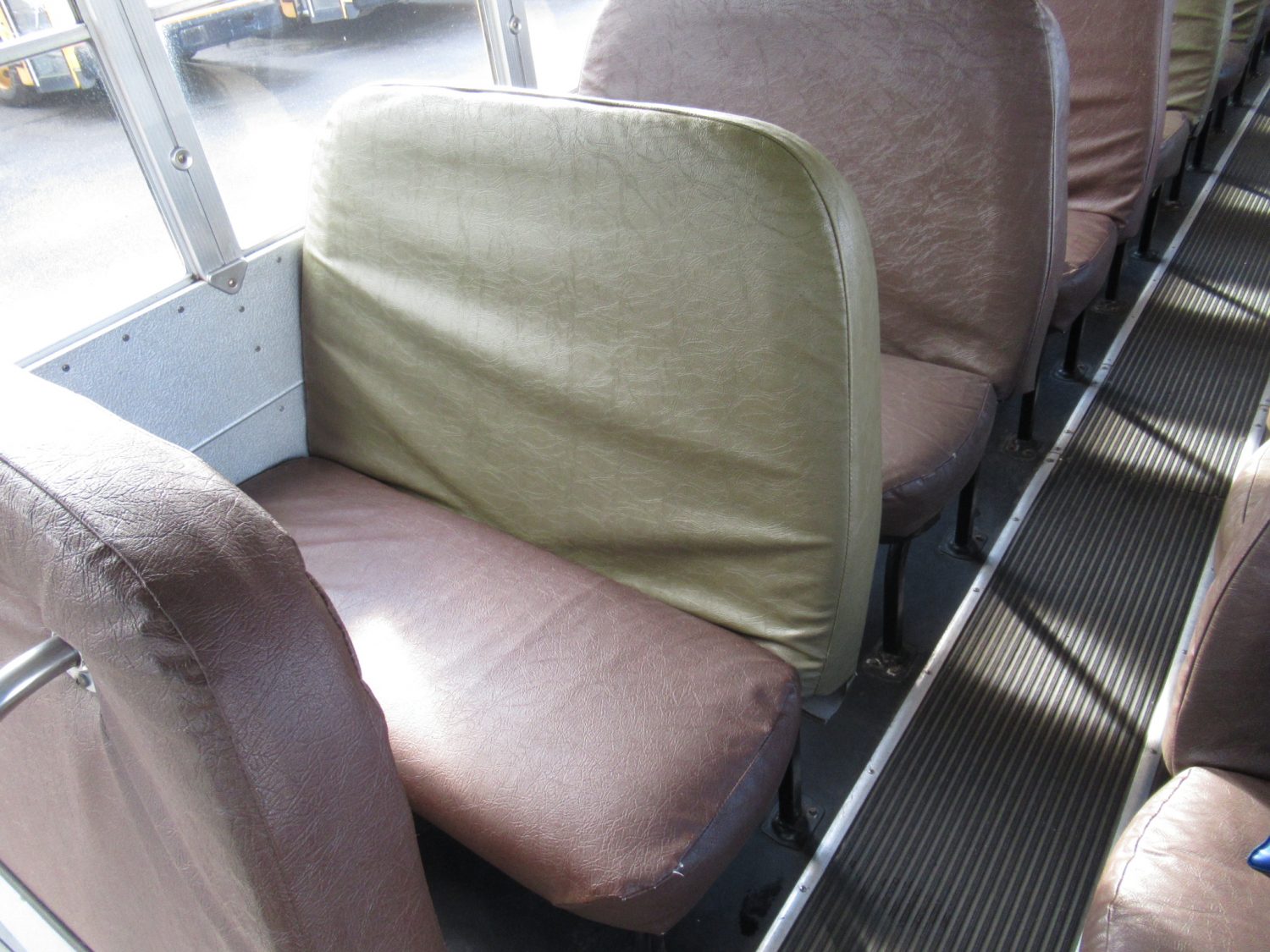 2003 Blue Bird All American 84 Passenger School Bus - B11044 - Image 9