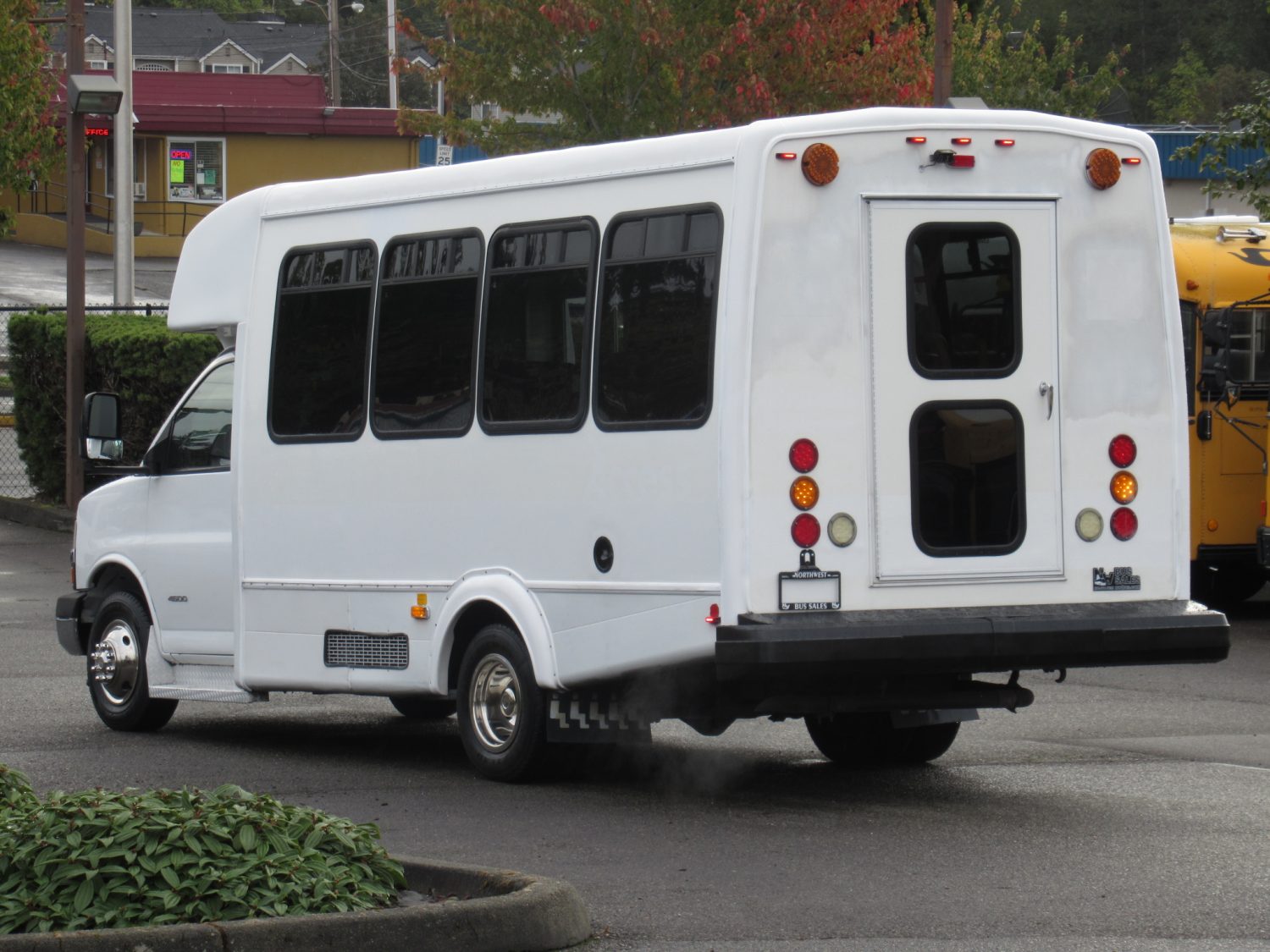 2012 Chevrolet Goshen GC II 13 ADA Shuttle Bus - S93929 - Image 4