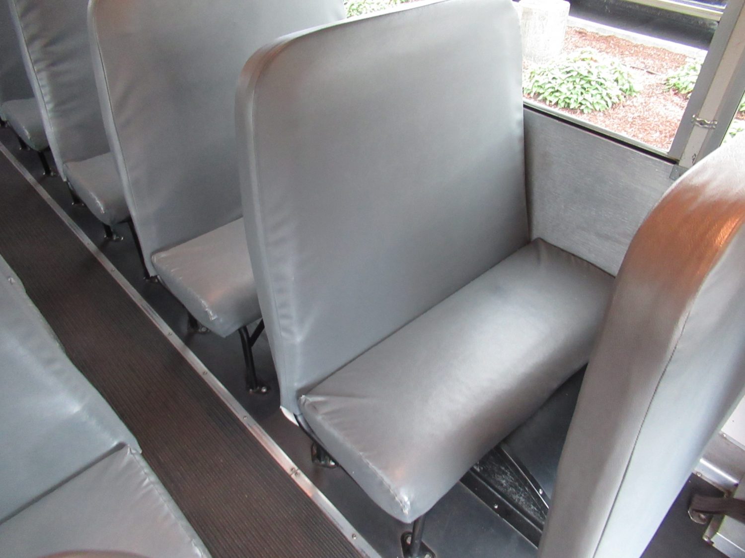 2009 Thomas Saf-T-Liner 78 Passenger School Bus - B13404 - Image 9