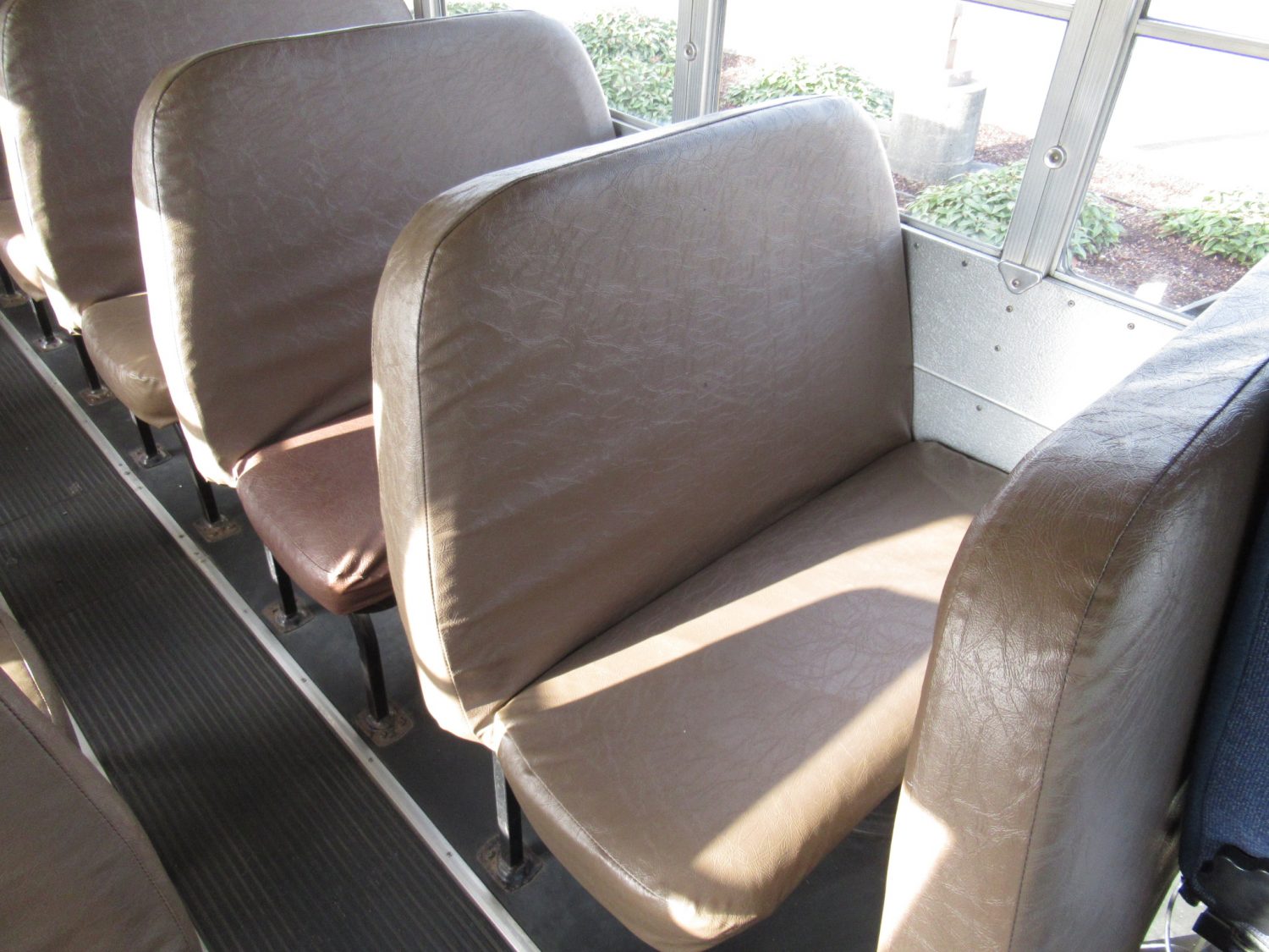 2003 Blue Bird All American 84 Passenger School Bus - B08927 - Image 9