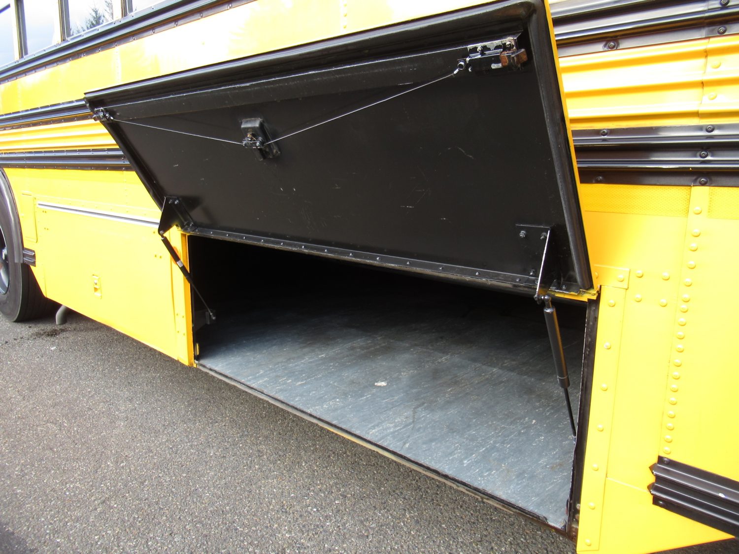 2003 Blue Bird All American 84 Passenger School Bus - B08927 - Image 10