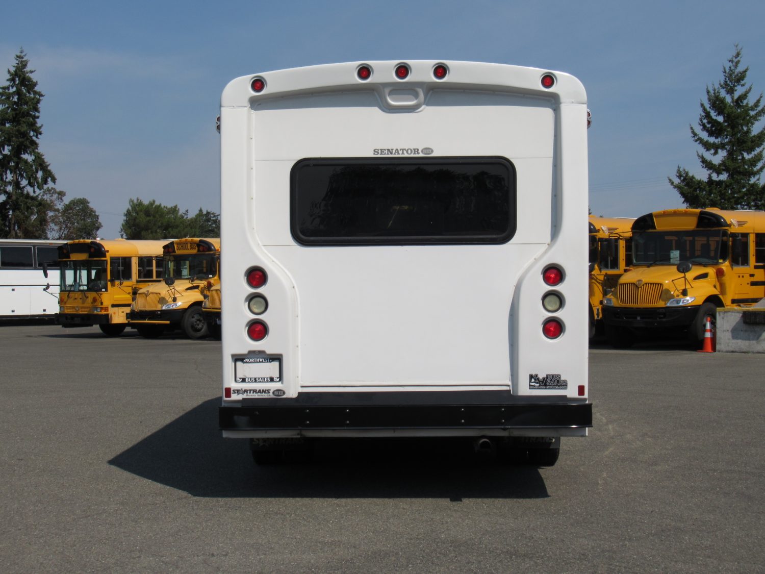 2006 Ford Startrans Senator 20 Passenger + 2 Wheelchair - S50293 - Image 11