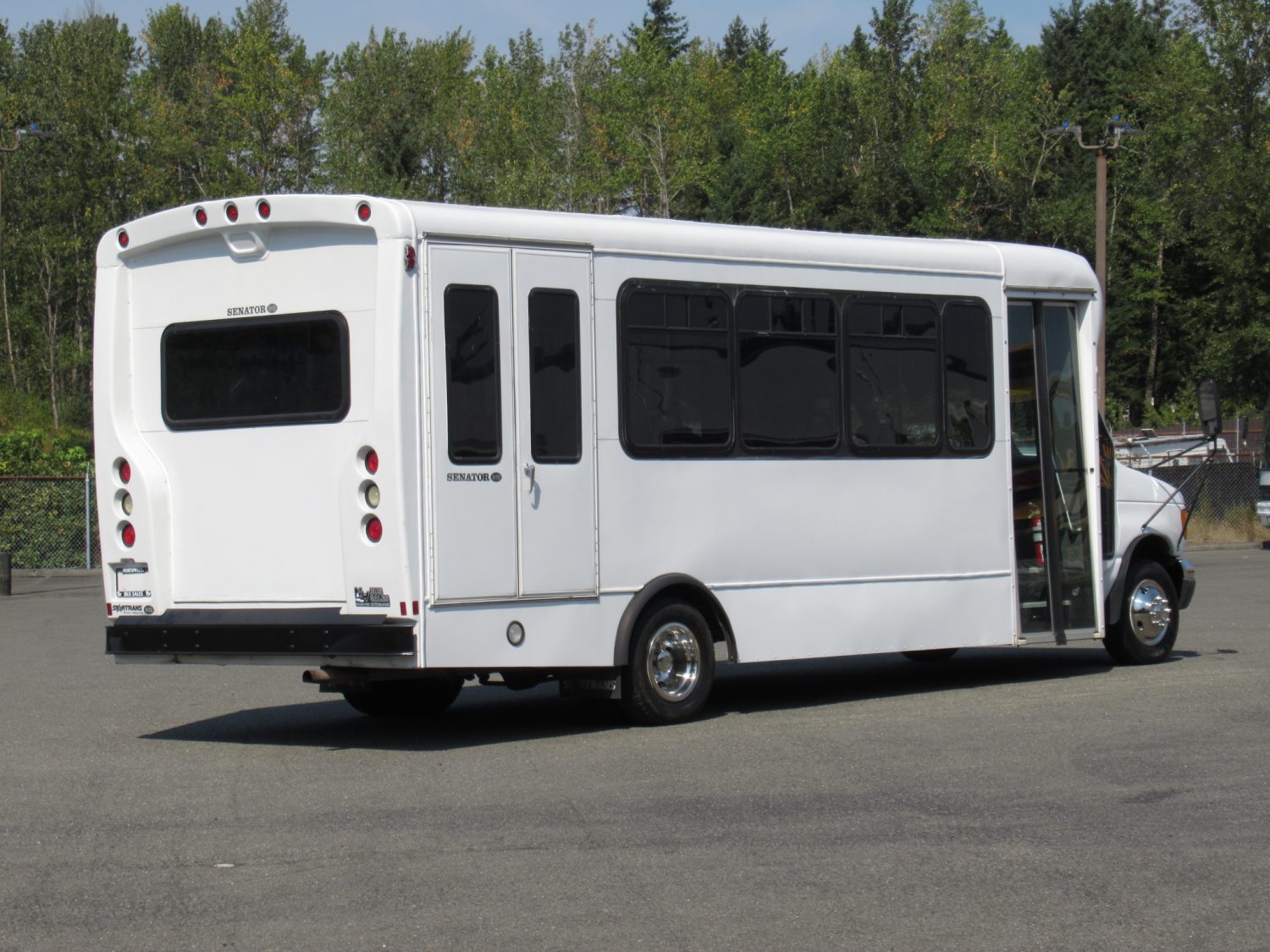 2006 Ford Startrans Senator 20 Passenger + 2 Wheelchair - S50293 - Image 3