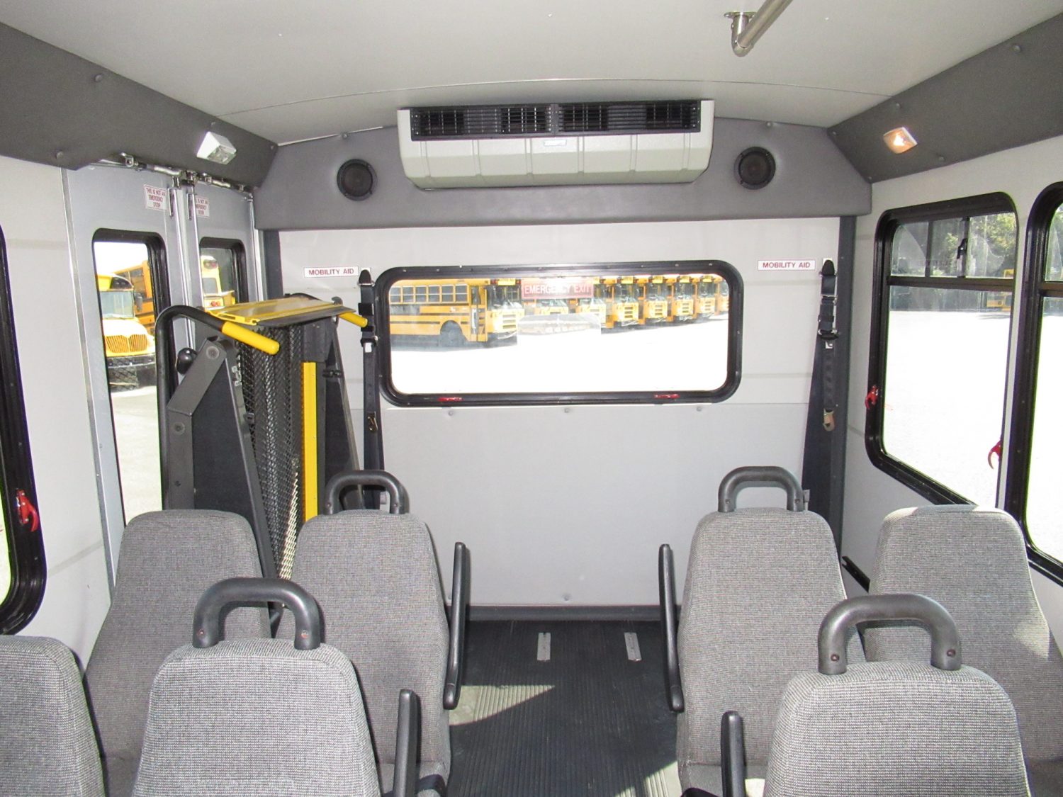 2006 Ford Startrans Senator 20 Passenger + 2 Wheelchair - S50293 - Image 7