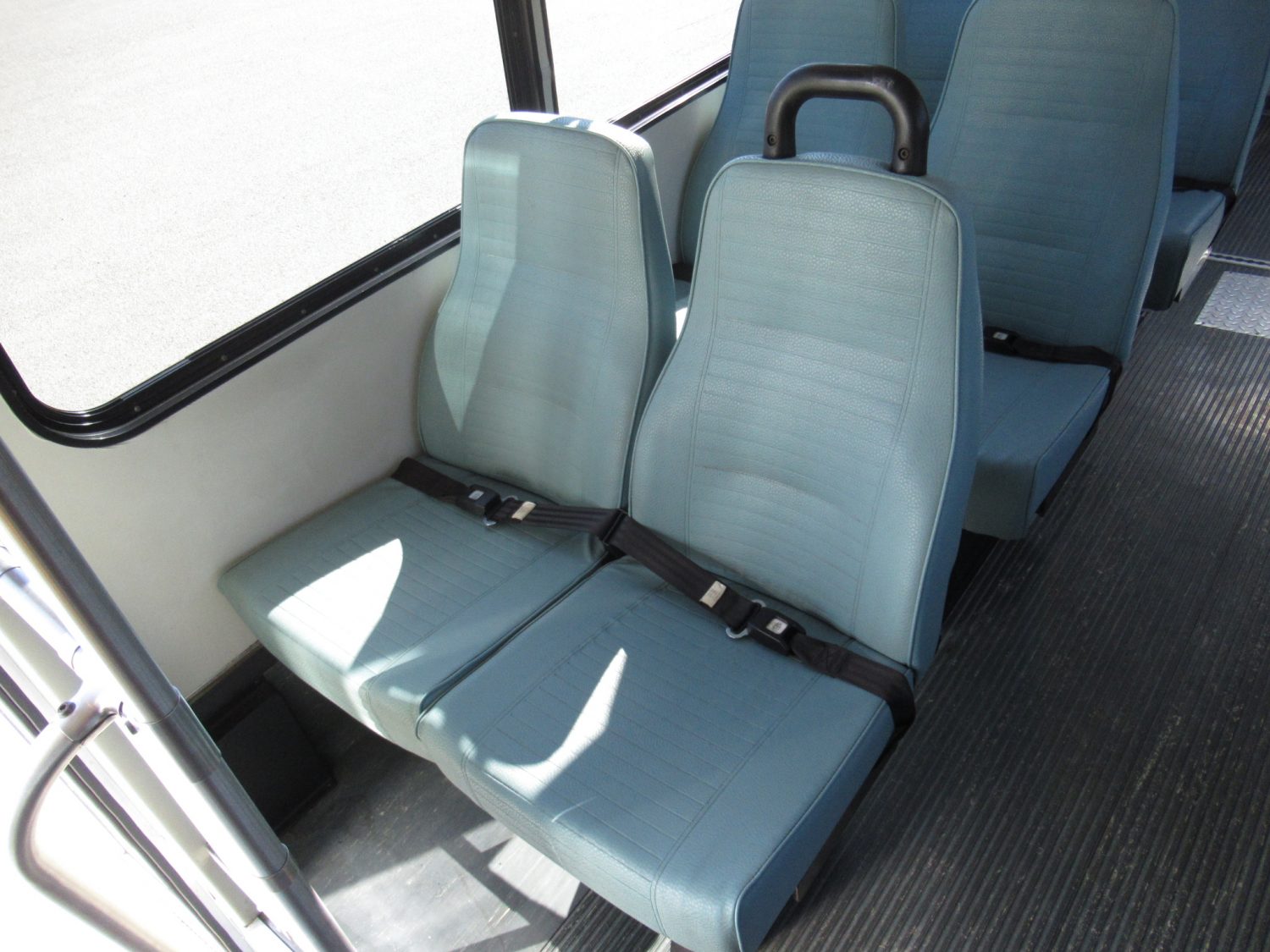 2012 Ford Champion 12 Passenger + 2 Wheelchair - S66354 - Image 10