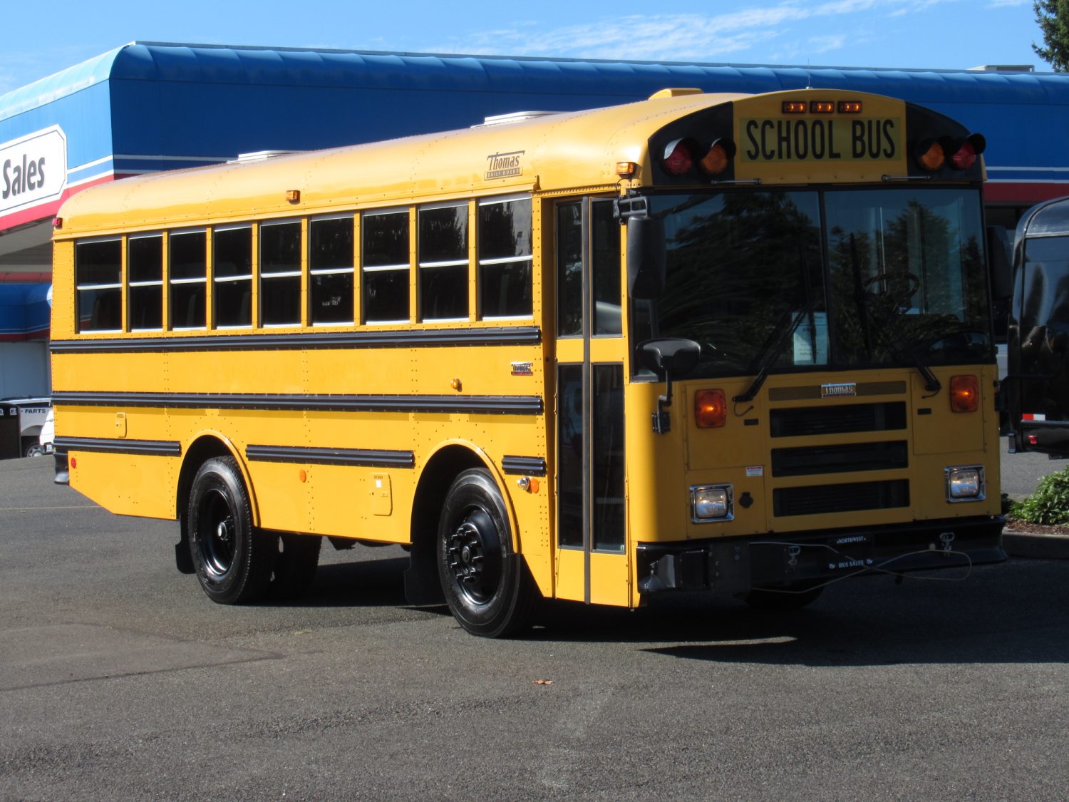 2009 Thomas Saf-T-Liner Motorhome Short School Bus - B10136