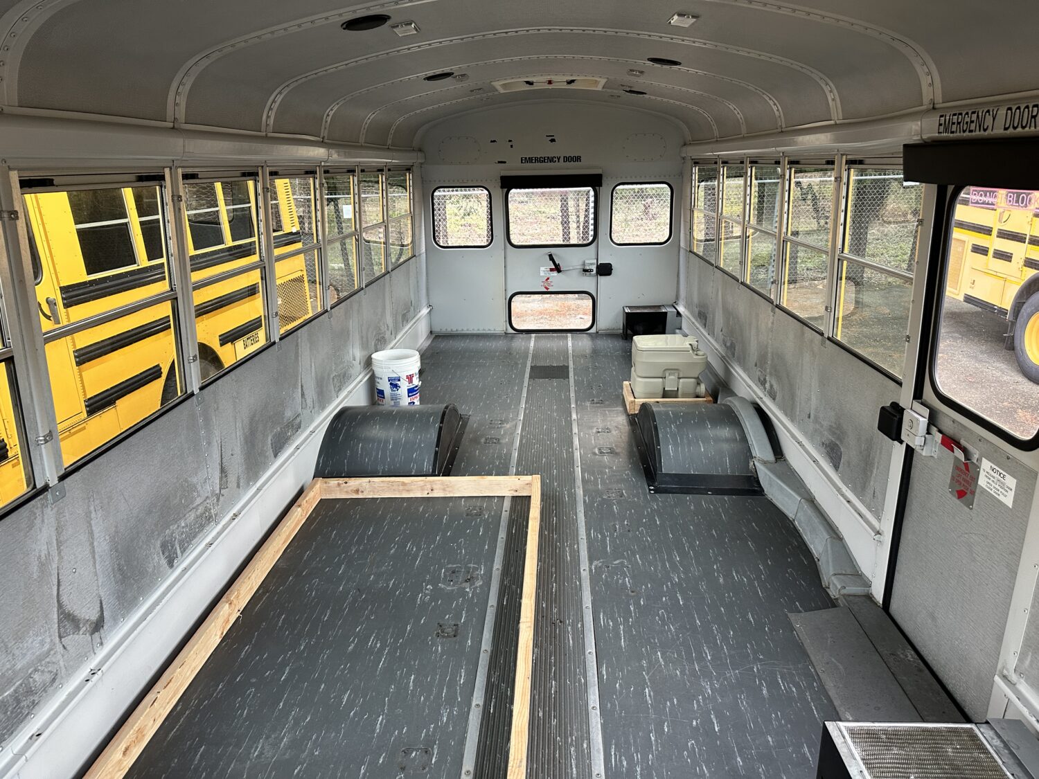 2009 Thomas Saf-T-Liner Motorhome Short School Bus - B10136 - Image 6