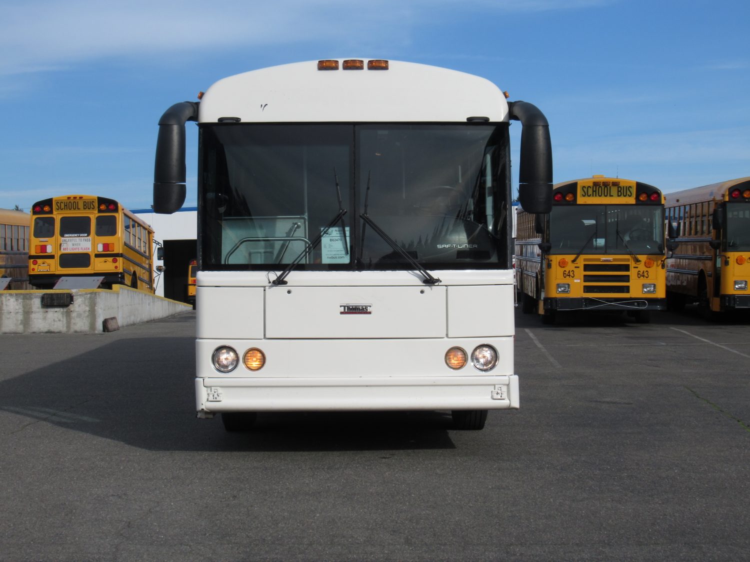 2006 Thomas HDX 45 Passenger Commercial Bus - B62470 - Image 13