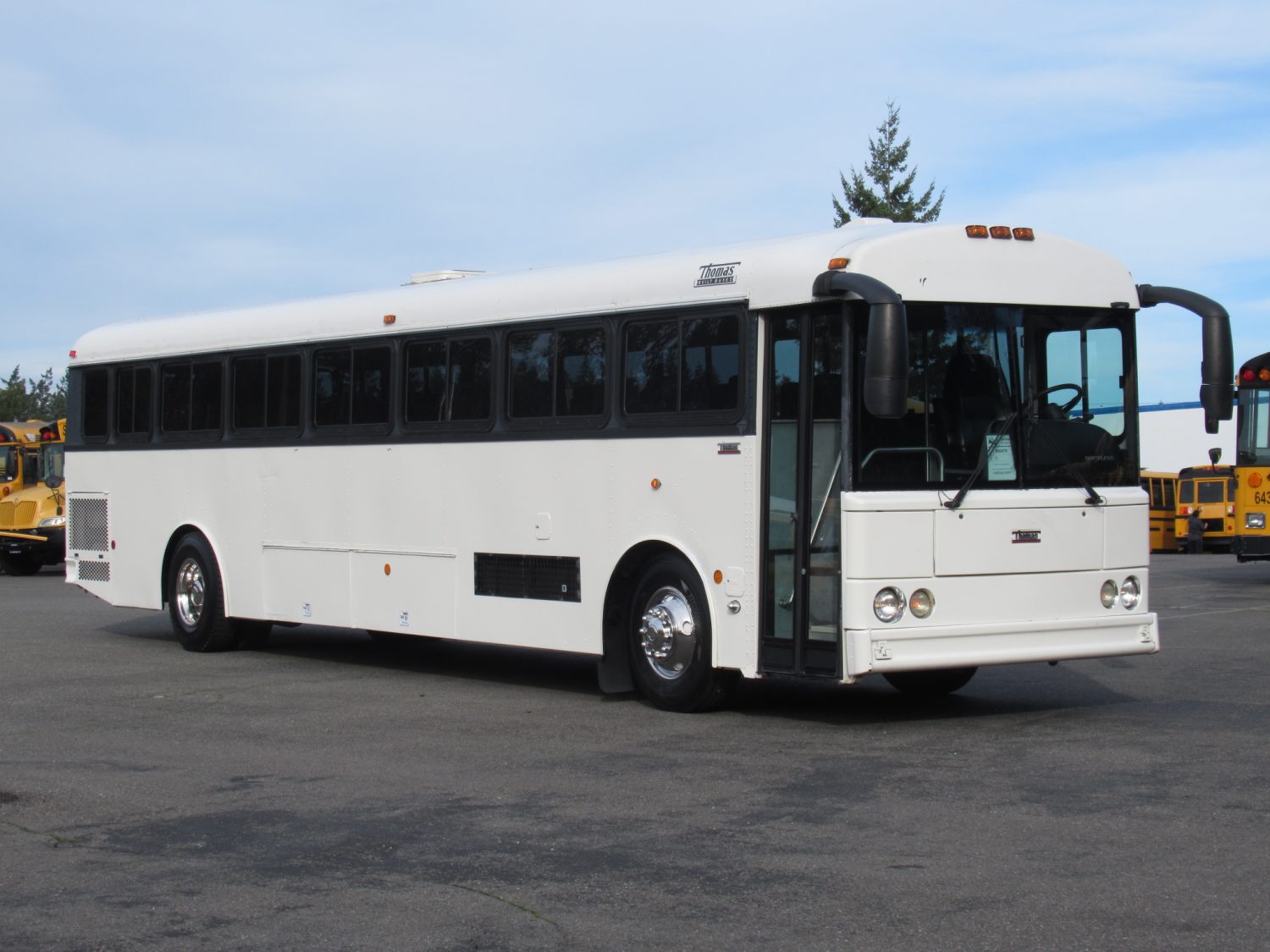 2006 Thomas HDX 45 Passenger Commercial Bus - B62470