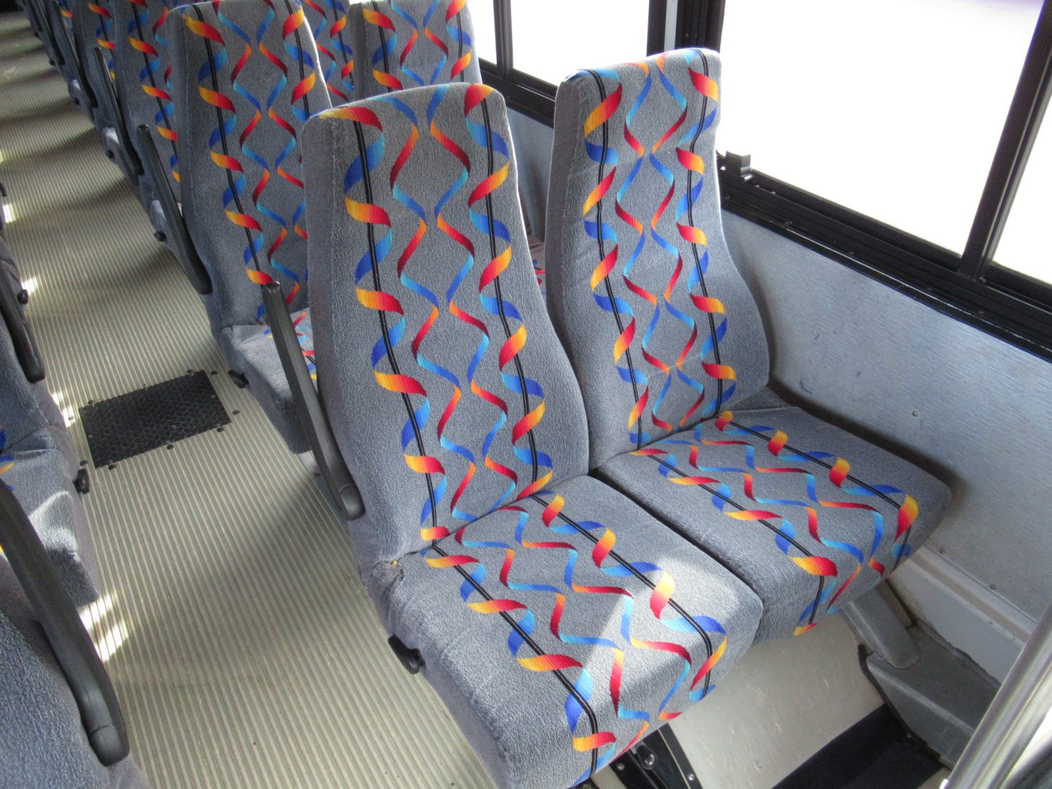 2006 Thomas HDX 45 Passenger Commercial Bus - B62470 - Image 9