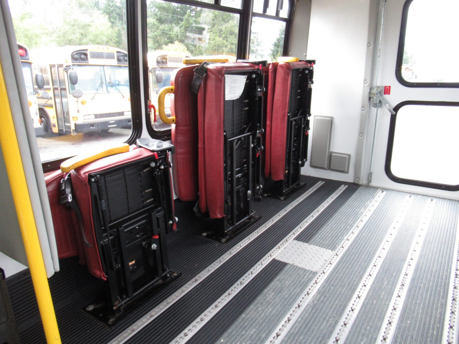 2012 Chevrolet Goshen GC II 13 ADA Shuttle Bus - S94789 - Image 11