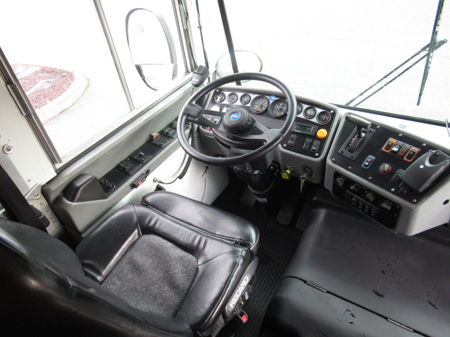 2004 Blue Bird All American 45 Passenger Short School Bus - B18595 - Image 5