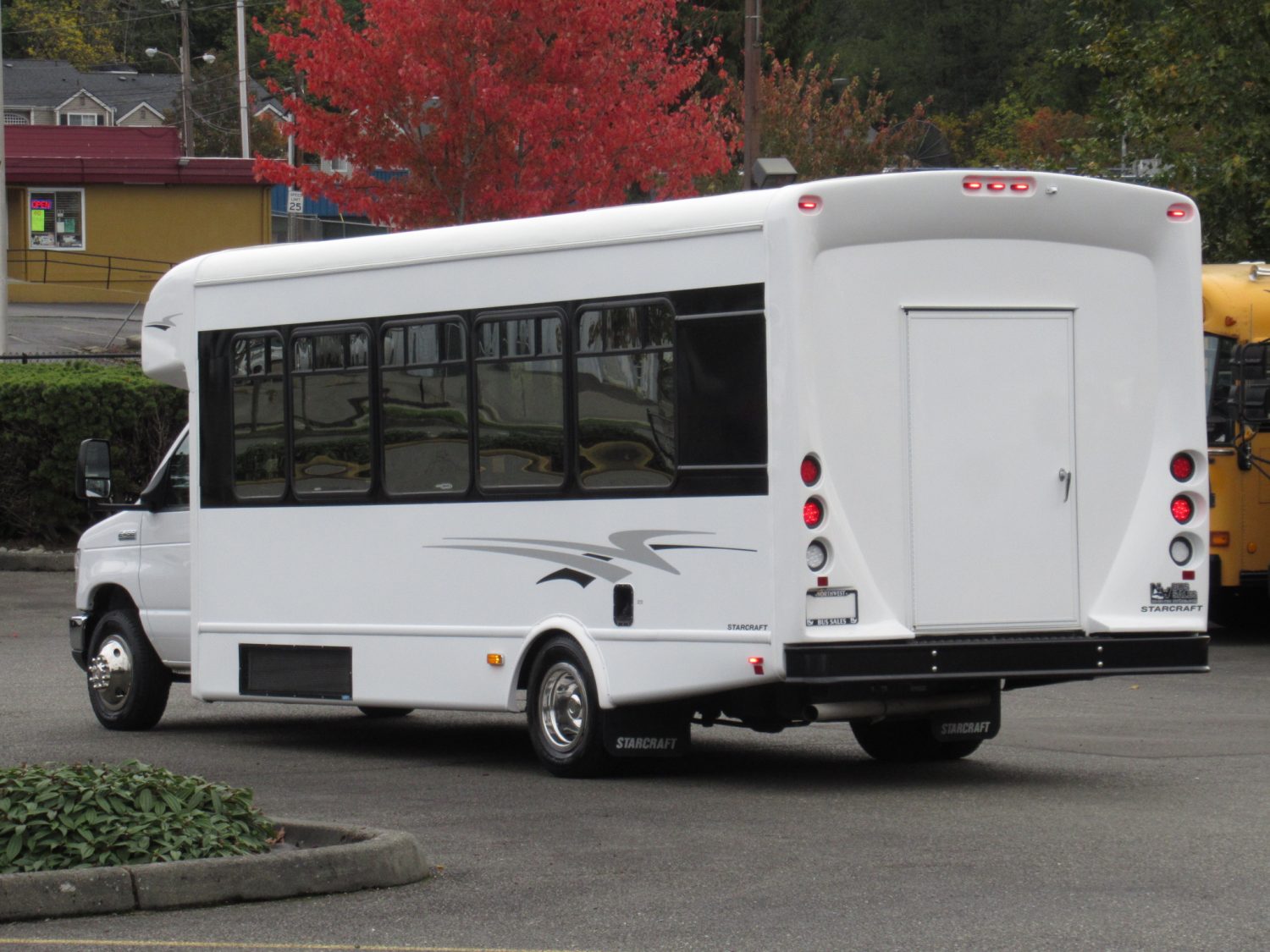 2018 Ford Starcraft MVP 21 Passenger w/ Rear Luggage - S29949 - Image 4