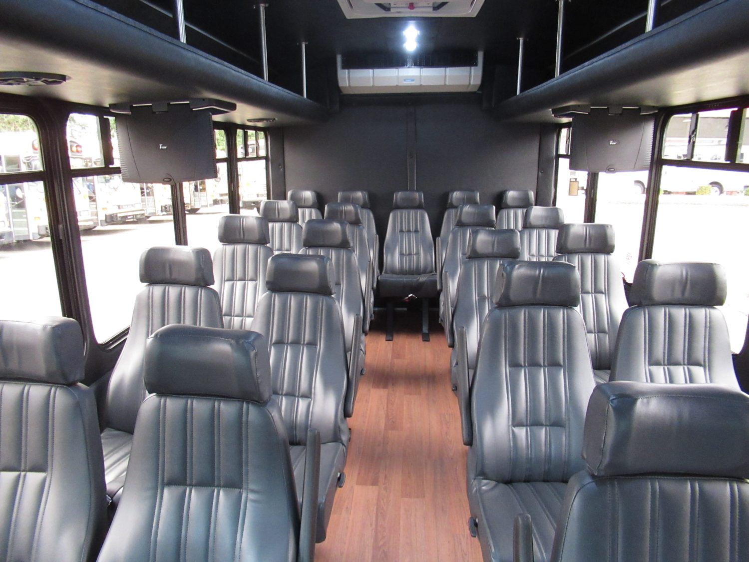 2018 Ford Starcraft MVP 21 Passenger w/ Rear Luggage - S29949 - Image 6