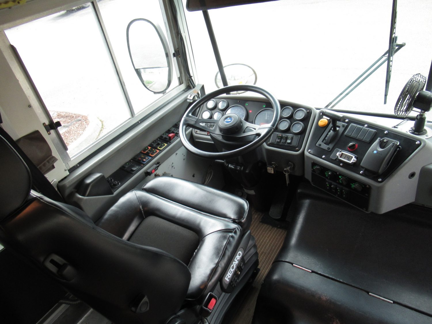 2006 Blue Bird All American 20 Passenger + 2 Wheelchair Short School Bus - B37891 - Image 5