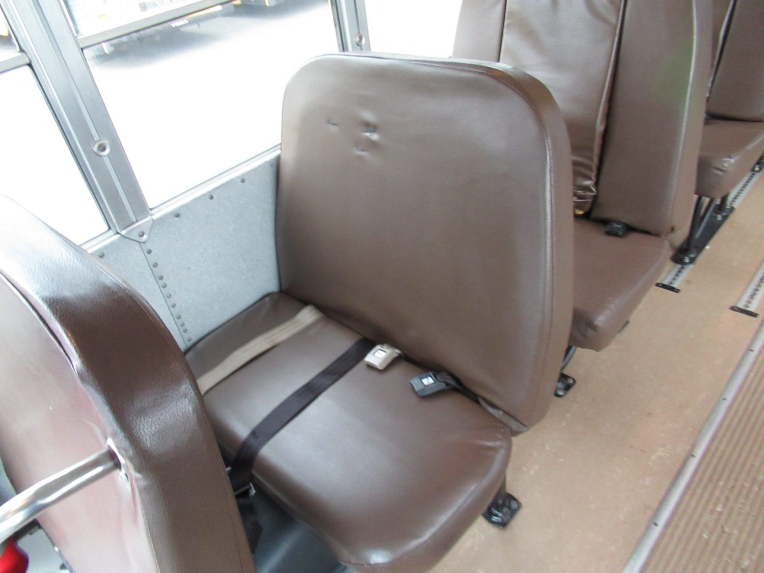 2006 Blue Bird All American 20 Passenger + 2 Wheelchair Short School Bus - B37891 - Image 8