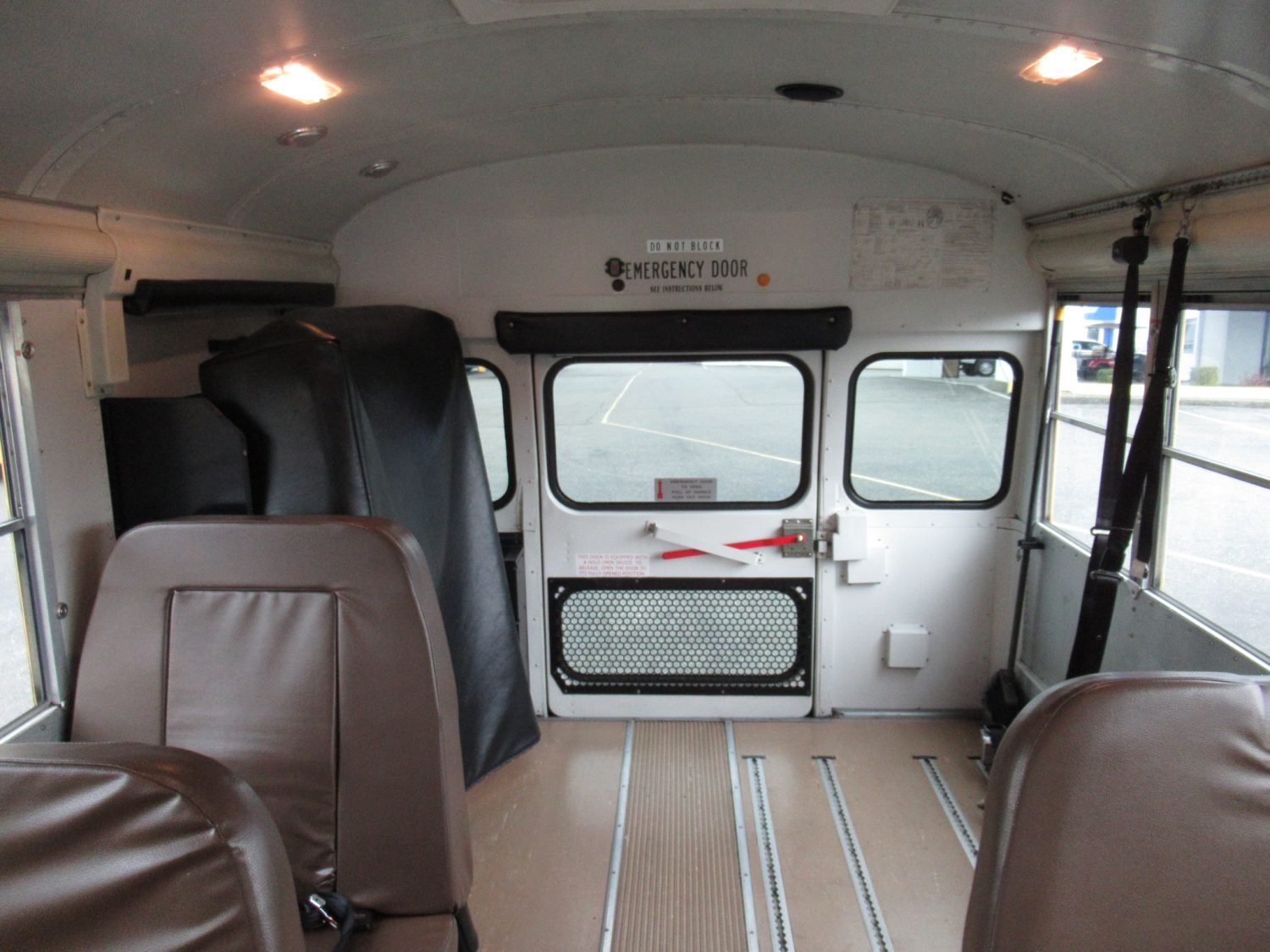 2006 Blue Bird All American 20 Passenger + 2 Wheelchair Short School Bus - B37891 - Image 7